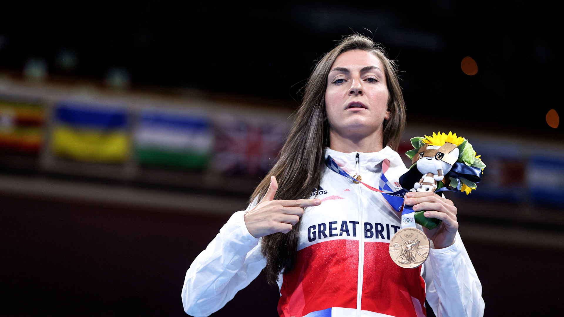 01092026 Bronze medalist Karriss Artingstall of Great Britain poses for photo at the awarding ceremony of the women's feather (54-57kg) of boxing at the Tokyo 2020 Olympic Games in Tokyo, Japan CREDIT Ou Dongqu – Xinhu – Alamy NO REUSE .jpg