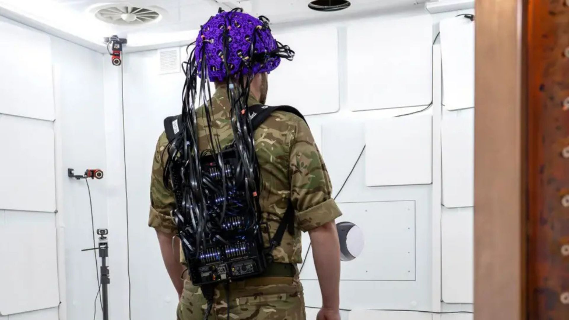 Personnel's brain activity can be monitored in real time, just minutes after exposure