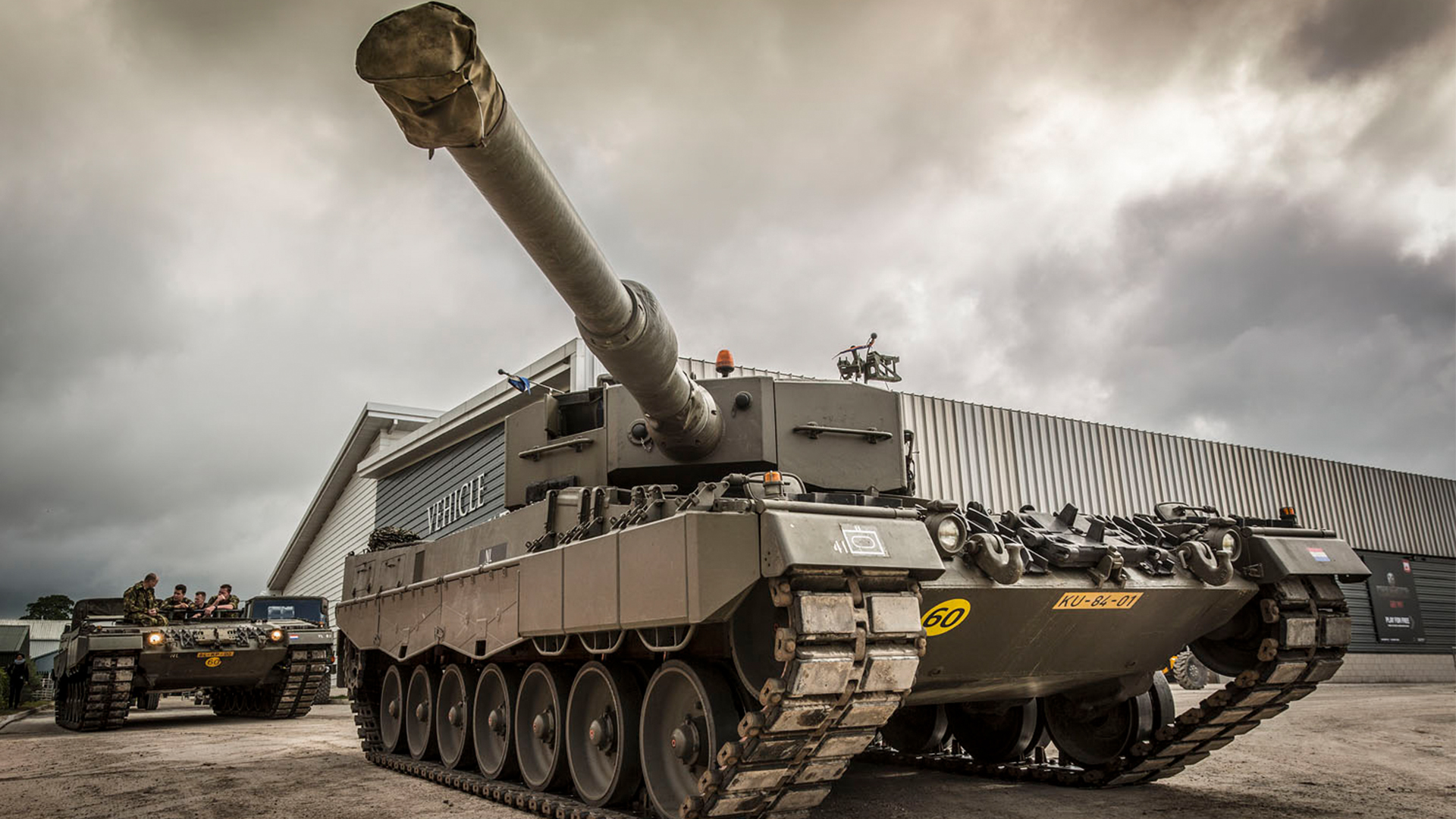 The Dutch army began operating the A4 variant of the Leopard 2 in 2000