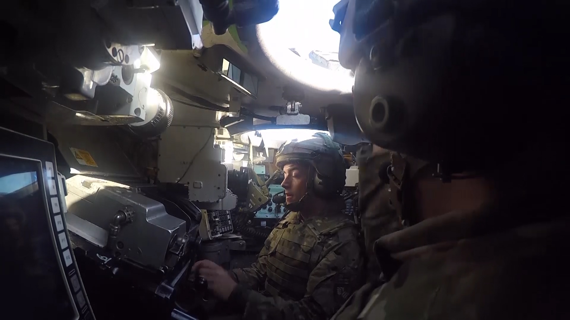Queen's Royal Hussars On Exercise 