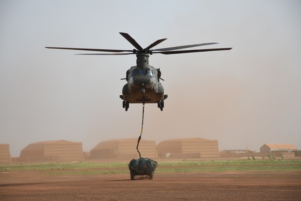 1310 Flight Joint Helicopter Support Unit operate Chinooks with load slings of detachments fuel to Mali 13052021 CREDITS RAF MOD