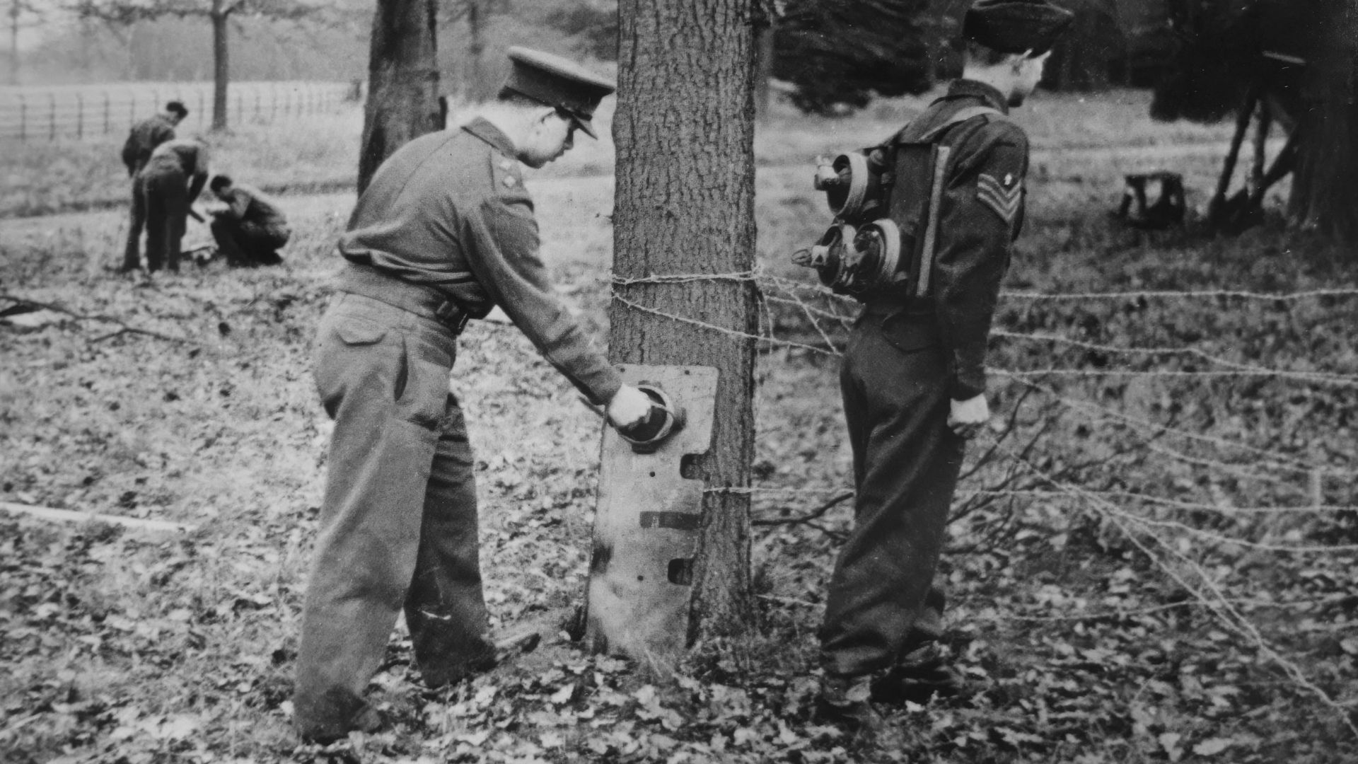 British Army personnel demonstrating how to place limpet mines (Picture: Alamy)