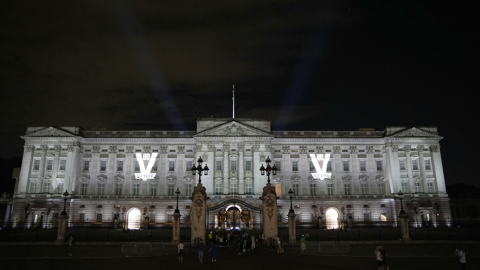 Images were also broadcast onto Buckingham Palace on Thursday evening to commemorate the 80th anniversary of VJ Day. (Picture: PA)