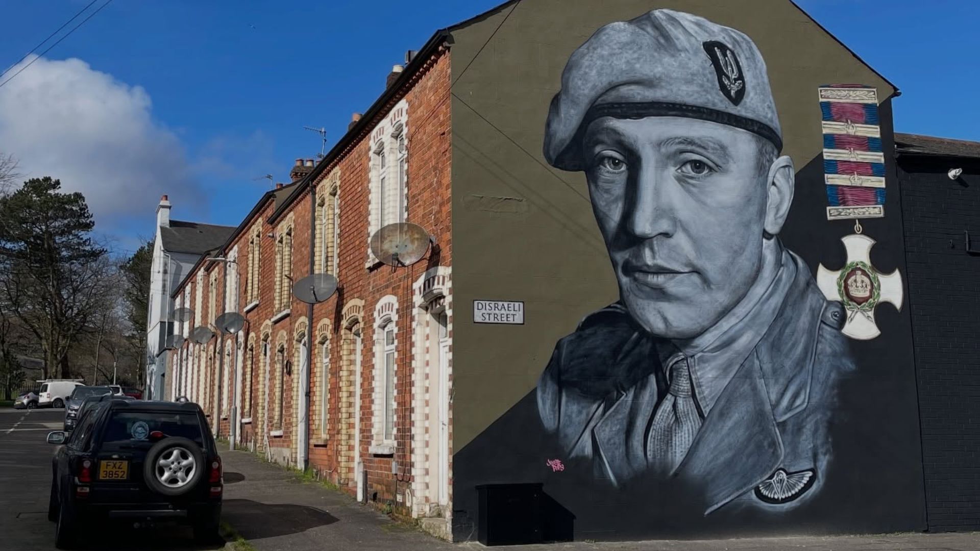 Jonny Hamilton, aka Jossiepops, told the Belfast Telegraph that he felt "compelled" to paint the legendary figure