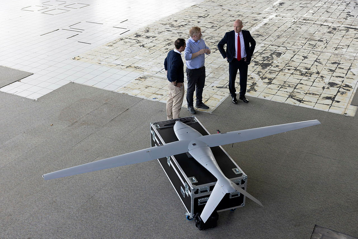 Defence Secretary John Healey with a TEKEVER AR3 drone on a visit to the new Swindon site