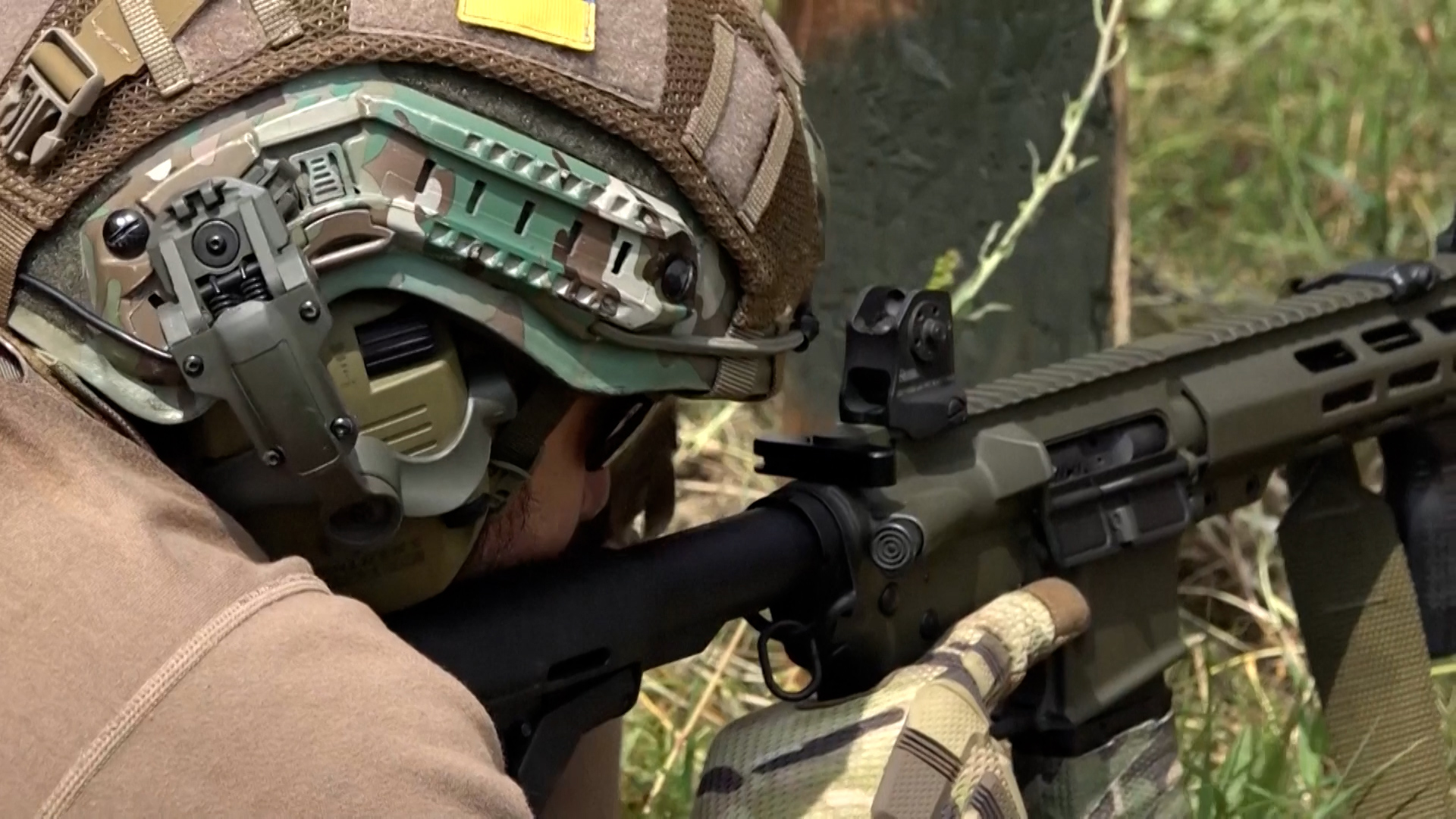Several types of sight can be fitted to the long Picatinny rail sitting on top of the body of the rifle