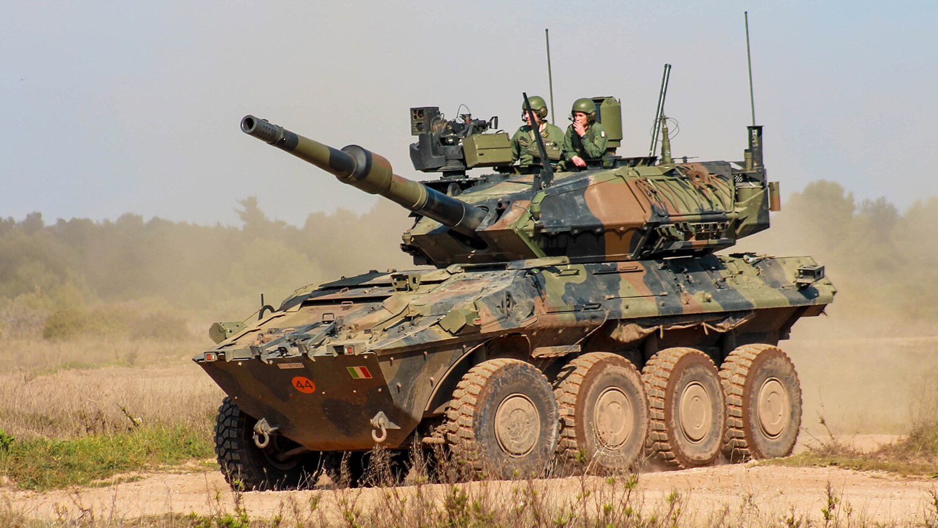 The Centauro II is fitted with a tank-killing main gun, but is more lightly armoured than an MBT, so its eight wheels are perfectly capable of handling its weight (Picture: Italian army)