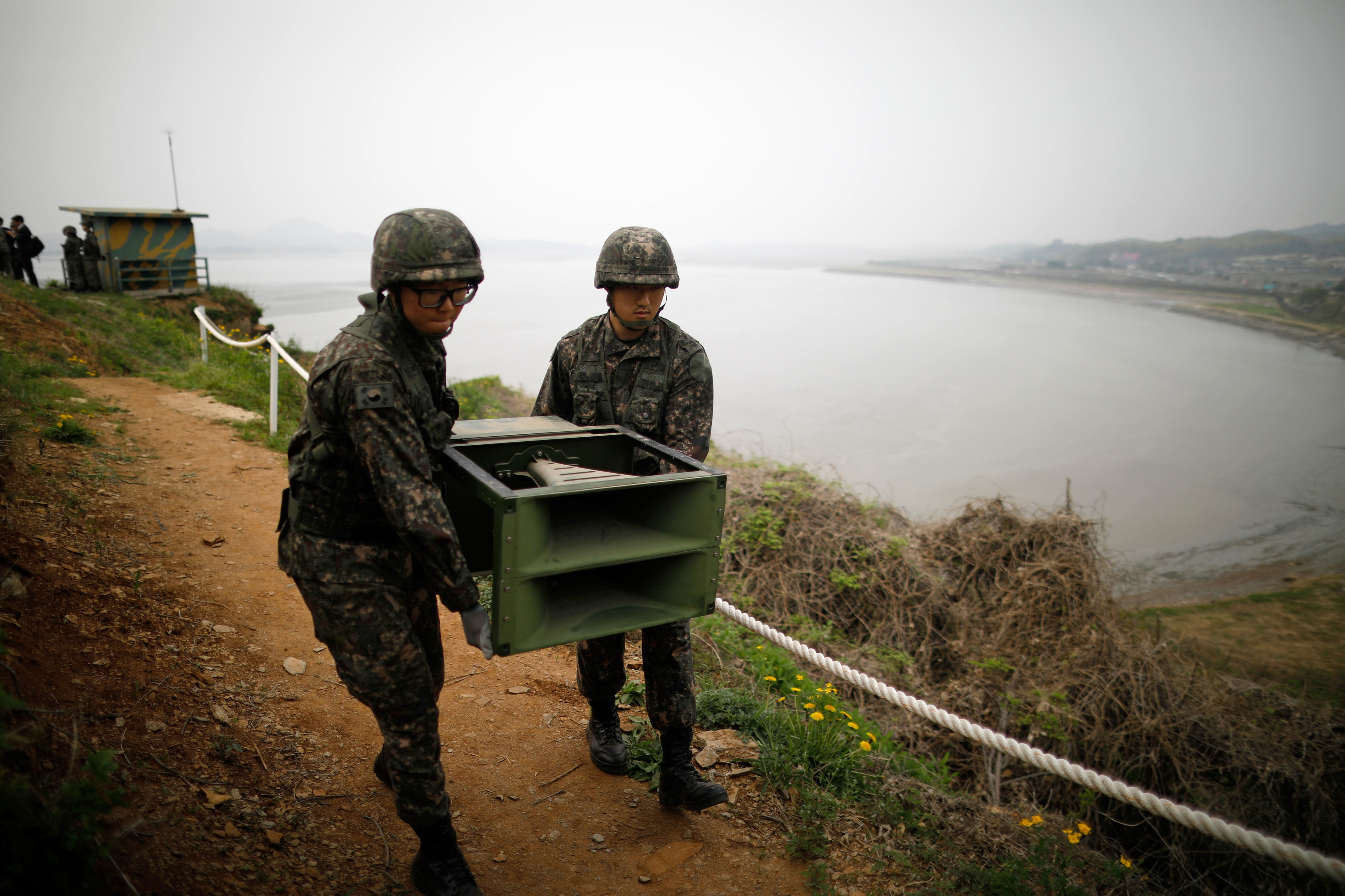 South Korean soldiers DMZ (Pool)
