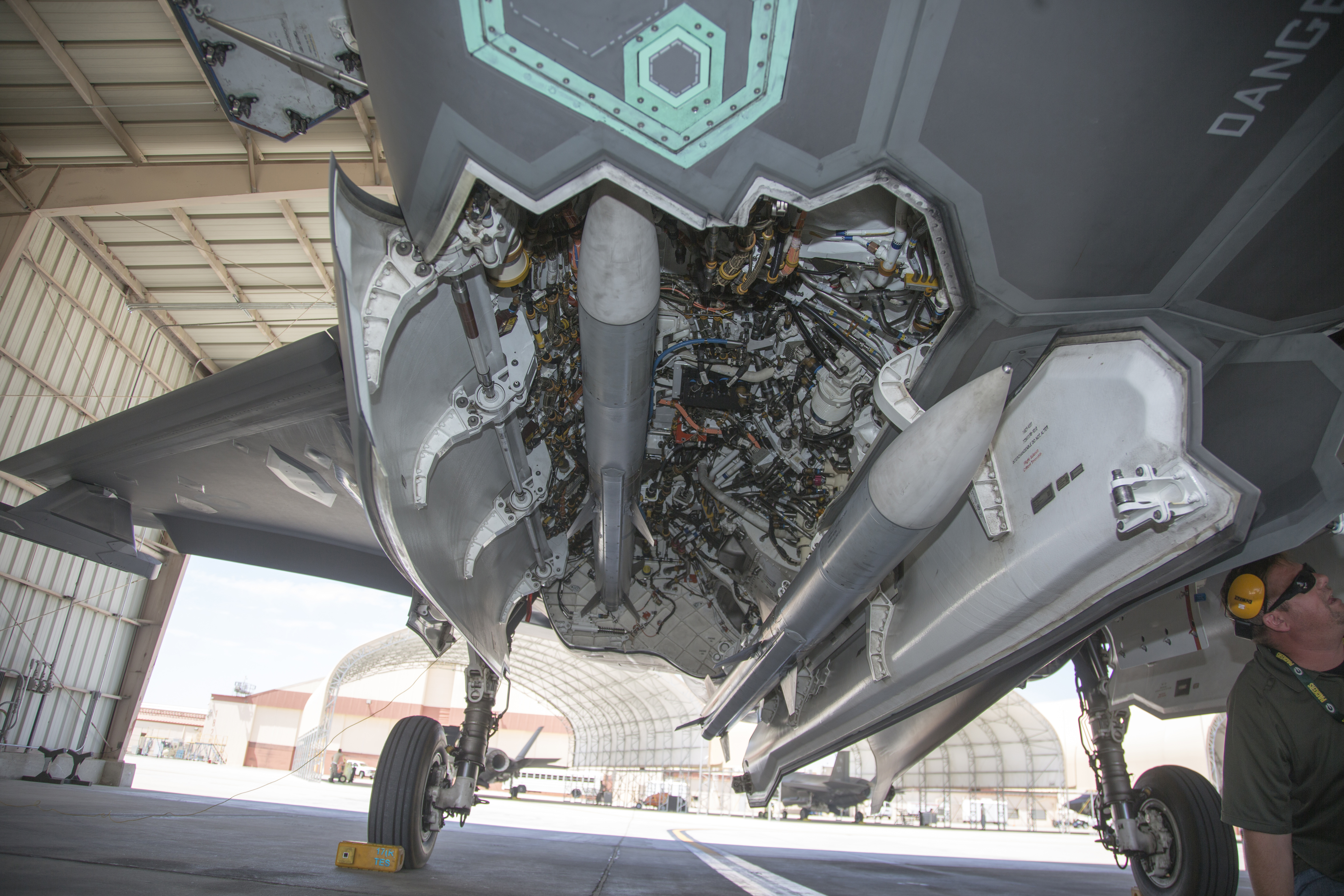 F35