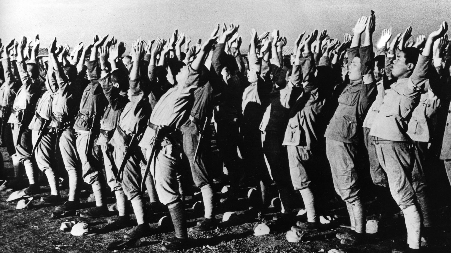 1943 Japanese soldiers salute the rising sun during the Second World War NO REUSE Image ID B3NHNG CREDIT Pictorial Press Ltd