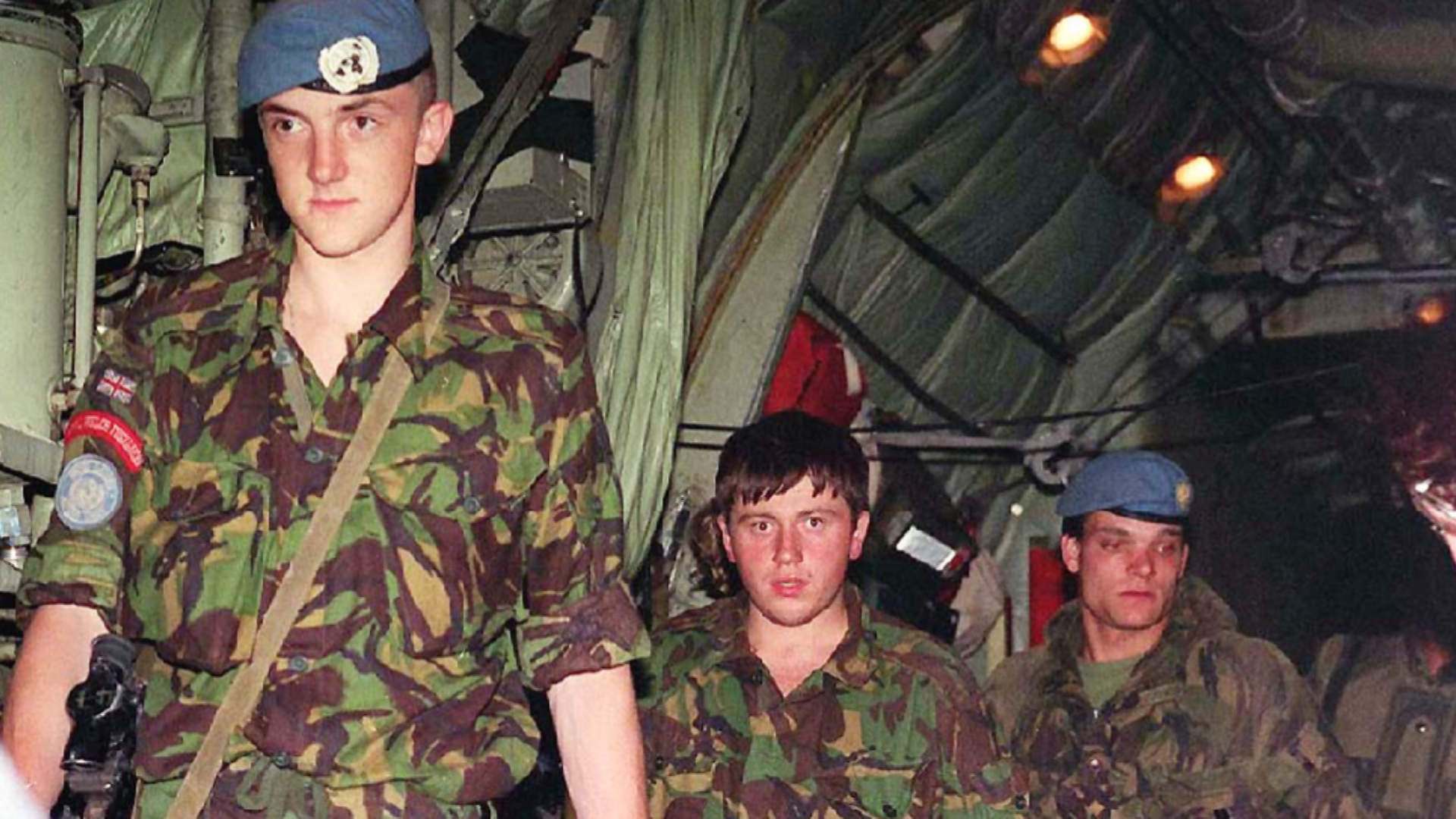 1st Battalion the Royal Welsh Fusiliers, who had been held hostage in Bosnia, disembarking from a Canadian aircraft 030695 CREDIT PA
