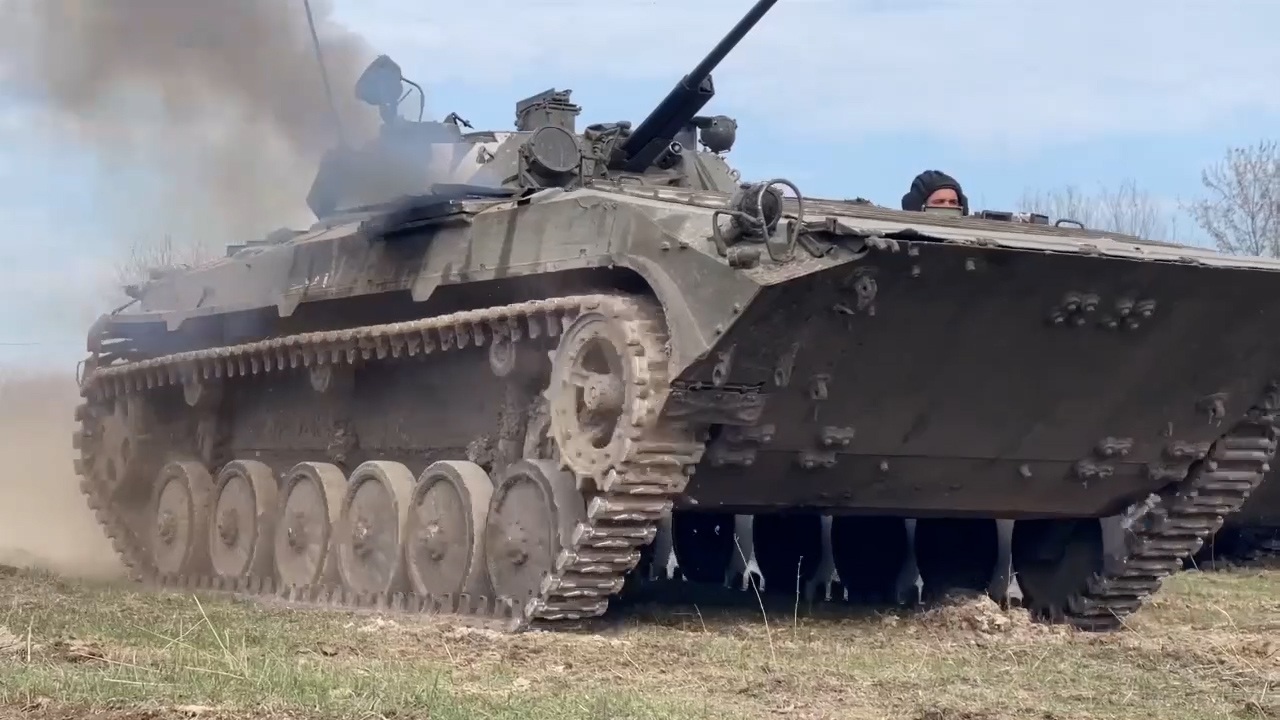 Rus vehicles in convoy near Kharkiv Donbas