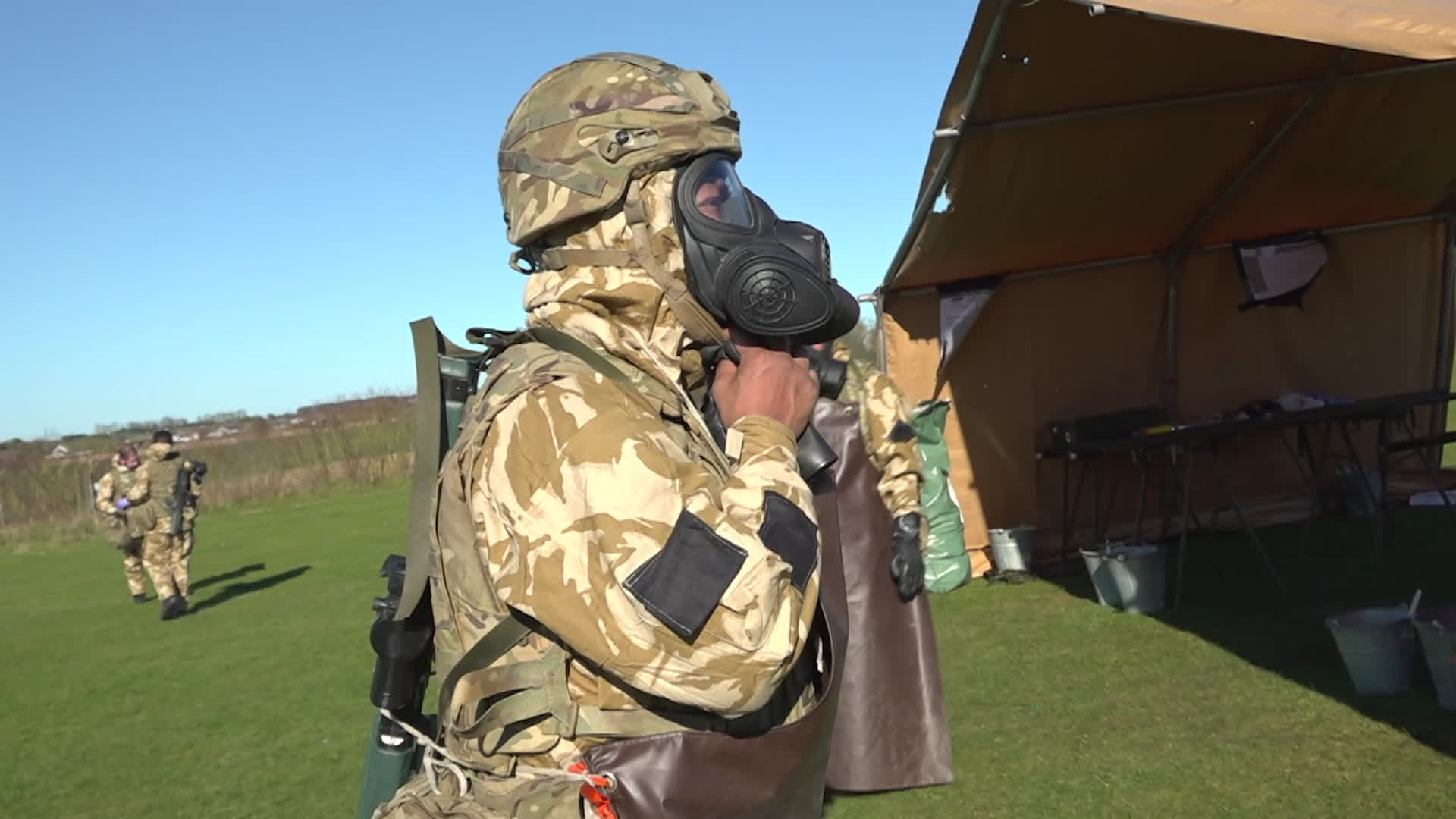  In addition to the soldiers' uniform clothing and CBRN suits, butyl aprons have to be worn