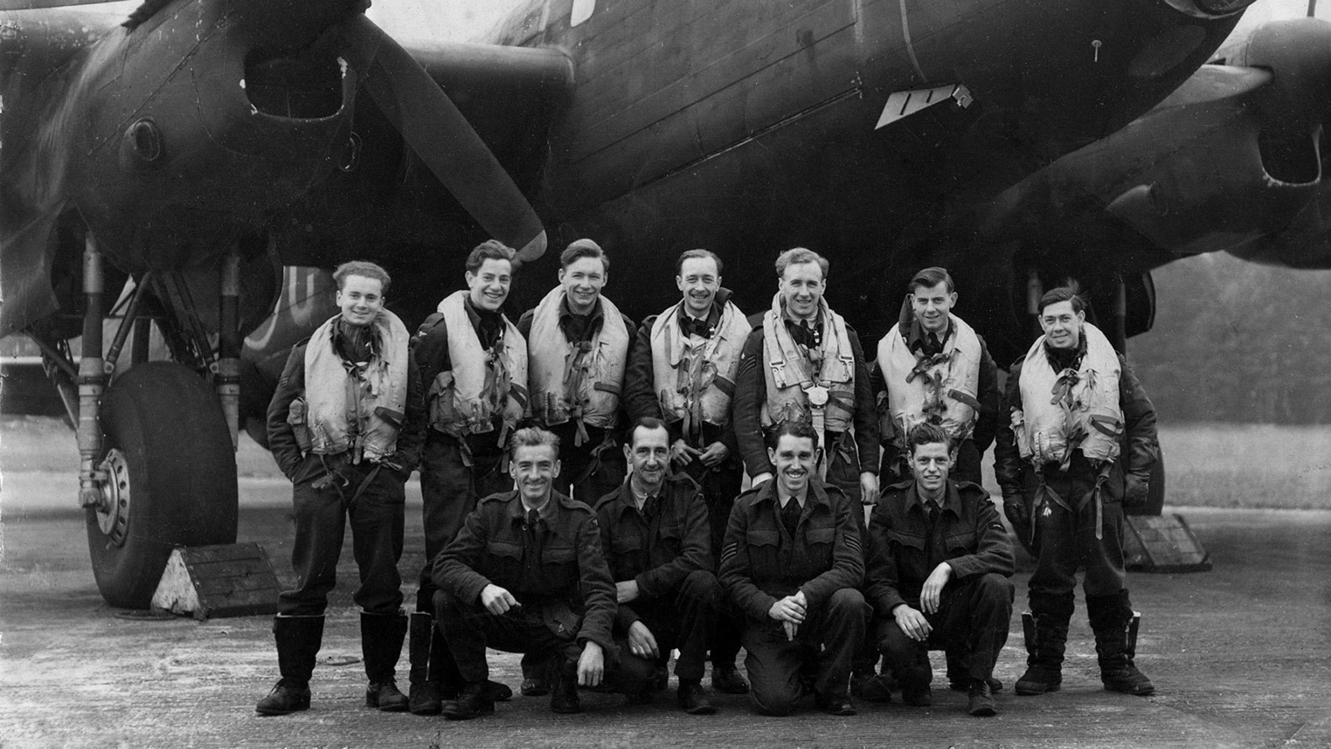 WW2 RAF Bomber Command crew of 138 Squadron with Avro Lancaster at Tuddenham in 1945 (Picture: Black Country Images)