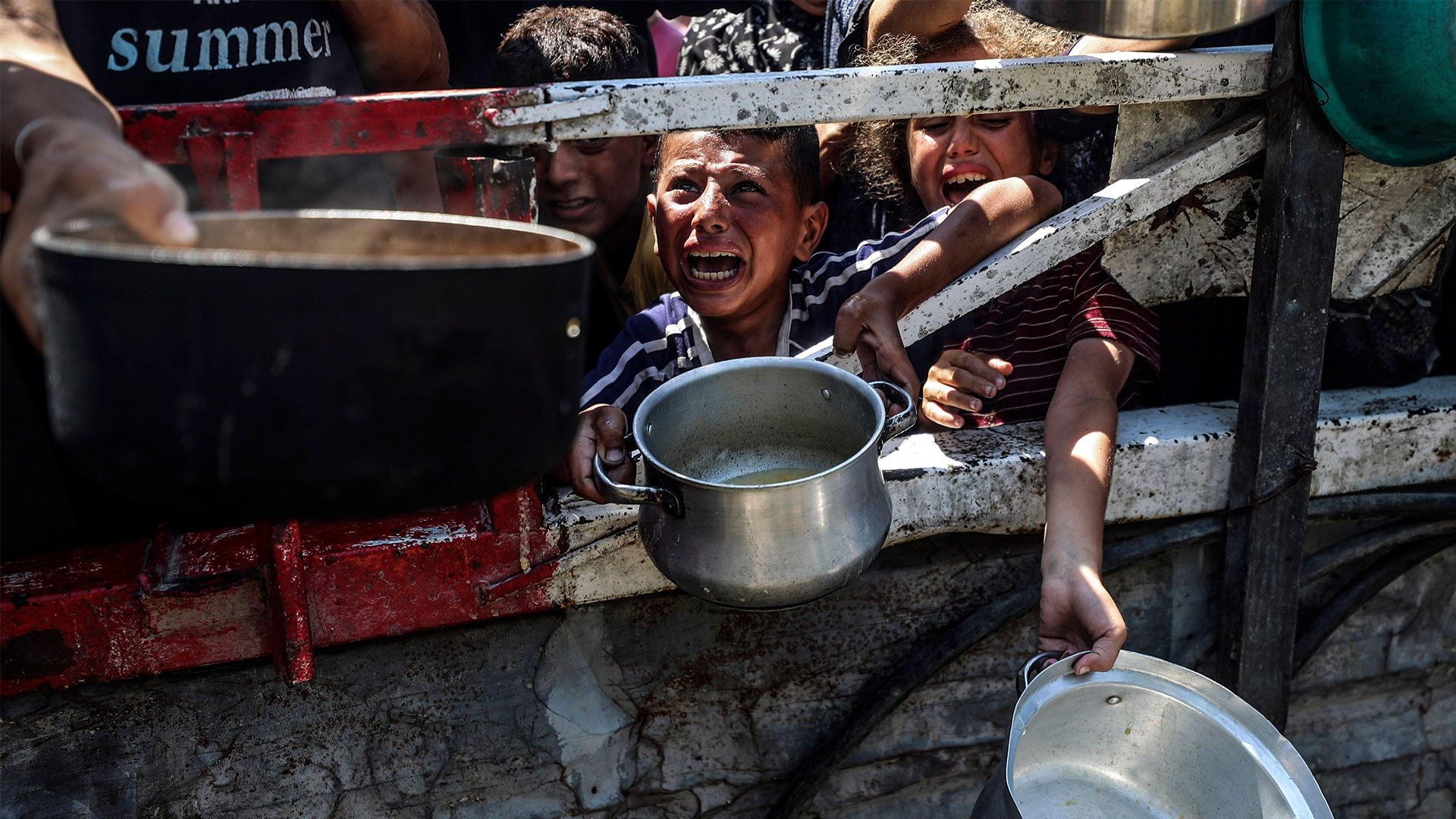 Over 100 aid agencies and human rights organisations have issue a warning about the growing threat of mass starvation in Gaza (Picture: Alamy)
