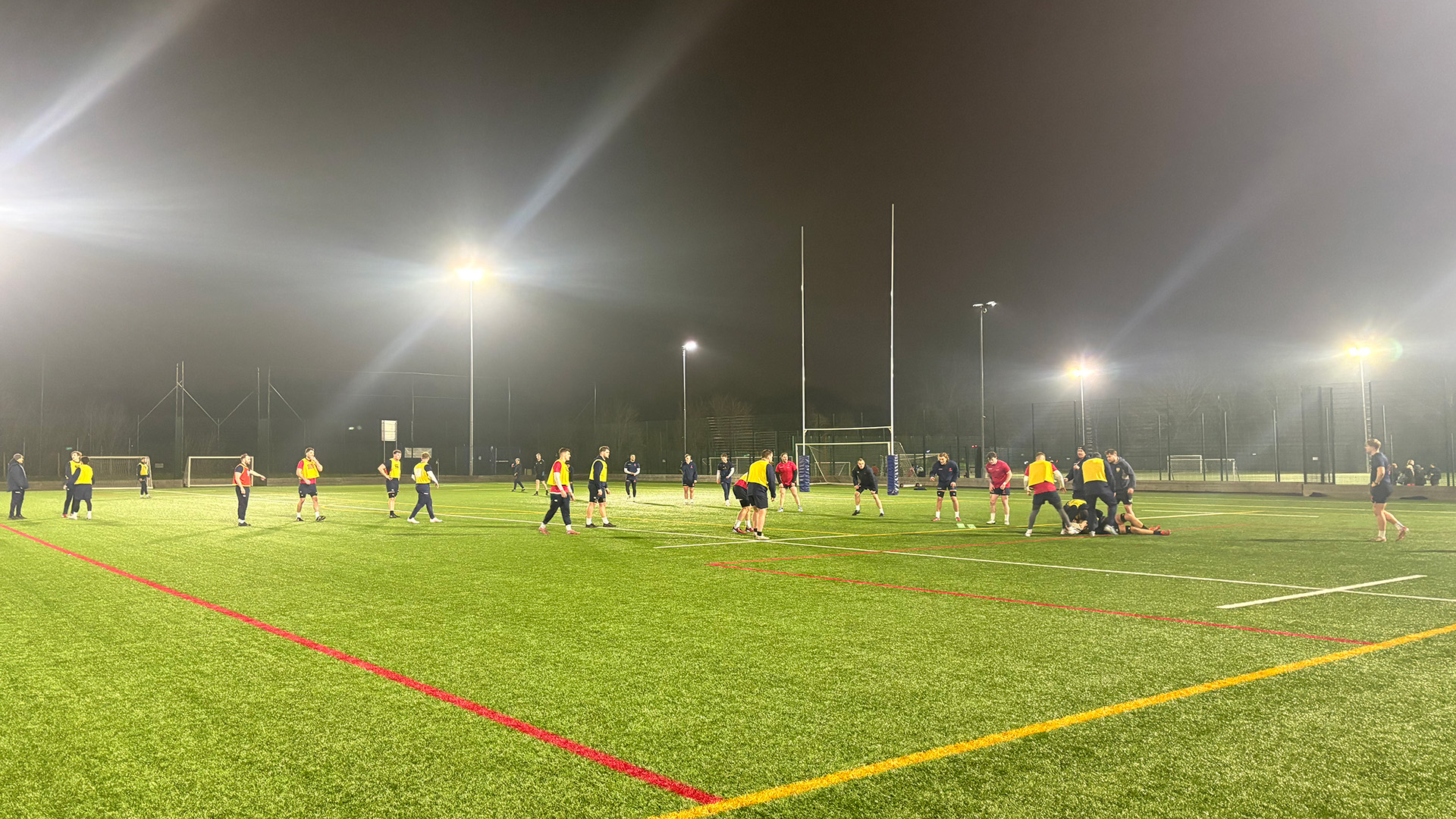 The agreement allows the personnel to continue their military careers while playing for London Scottish