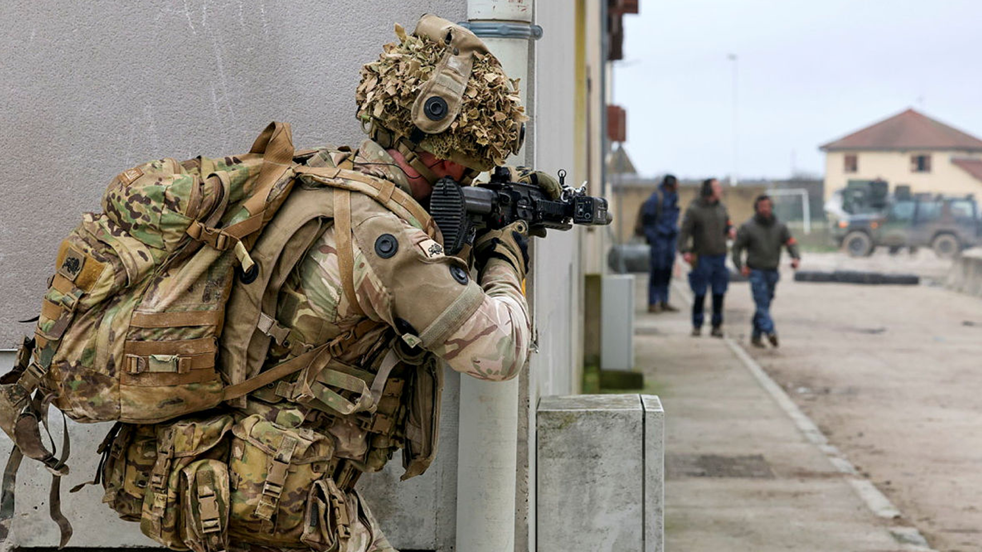 290426 A British Soldier from 1st Battalion, The Duke of Lancaster's Regiment (1 LANCS) wearing the Tactical Engagement Simulation System CREDIT BFBS.png