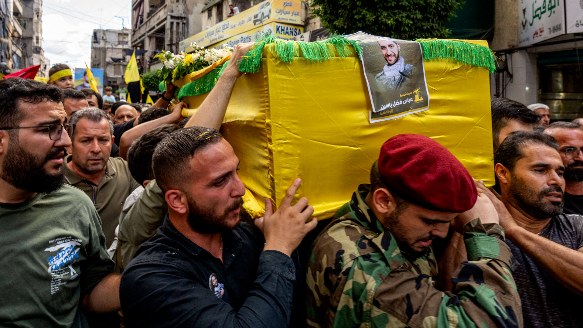 2Y4KK0D Funeral organized by Hezbollah for four victims killed in the explosions of pagers or paging devices in an unprecedented attack on Lebanon and Syria 200924 CREDIT Alamy