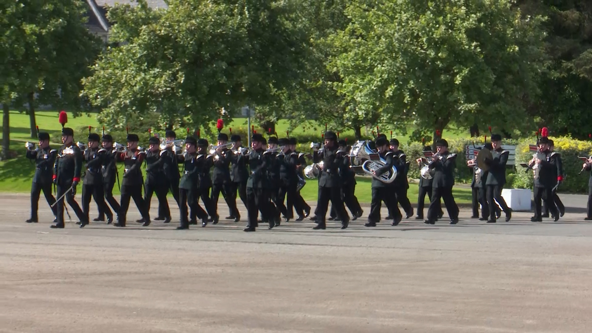 The band and bugles of 3 RIFLES led the soldiers onto the parade ground.