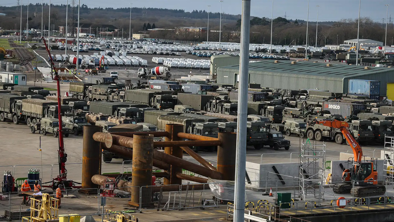 310325 MARCHWOOD CREDIT BRITISH ARMY
