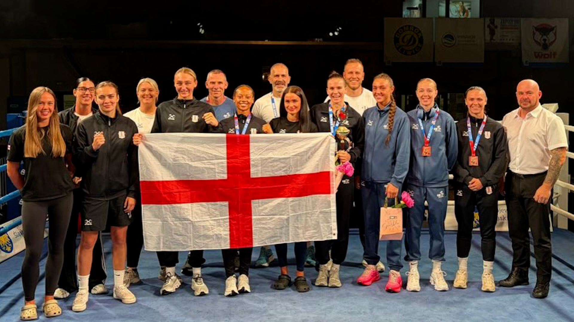 31082026 England boxing pose at Silesian competition with Terri Stuart and Amelia Kennedy Credit Amelia Kennedy.jpg