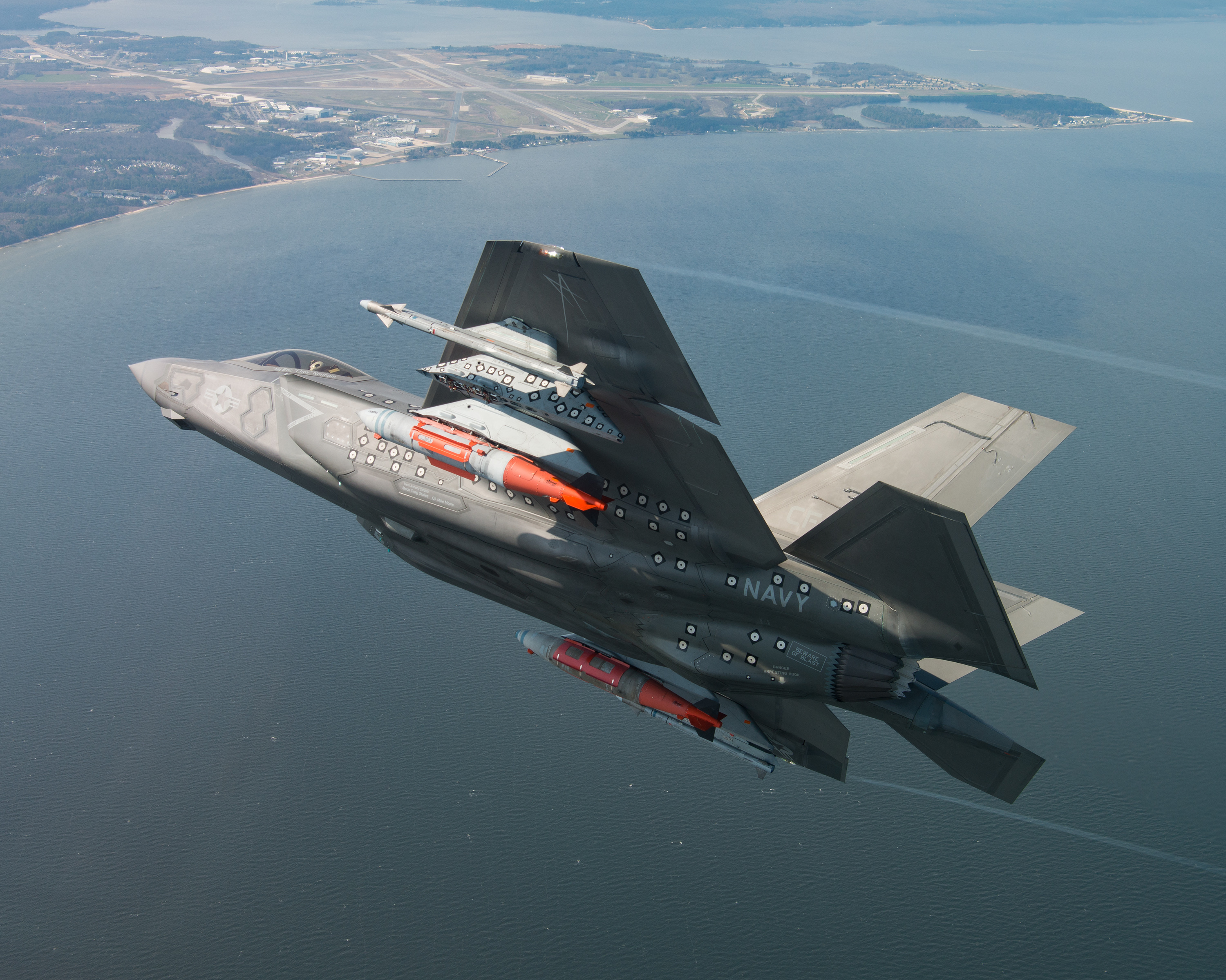 F-35 GBU-31 Joint Direct Attack Munitions (JDAM) LOCKHEED MARTIN