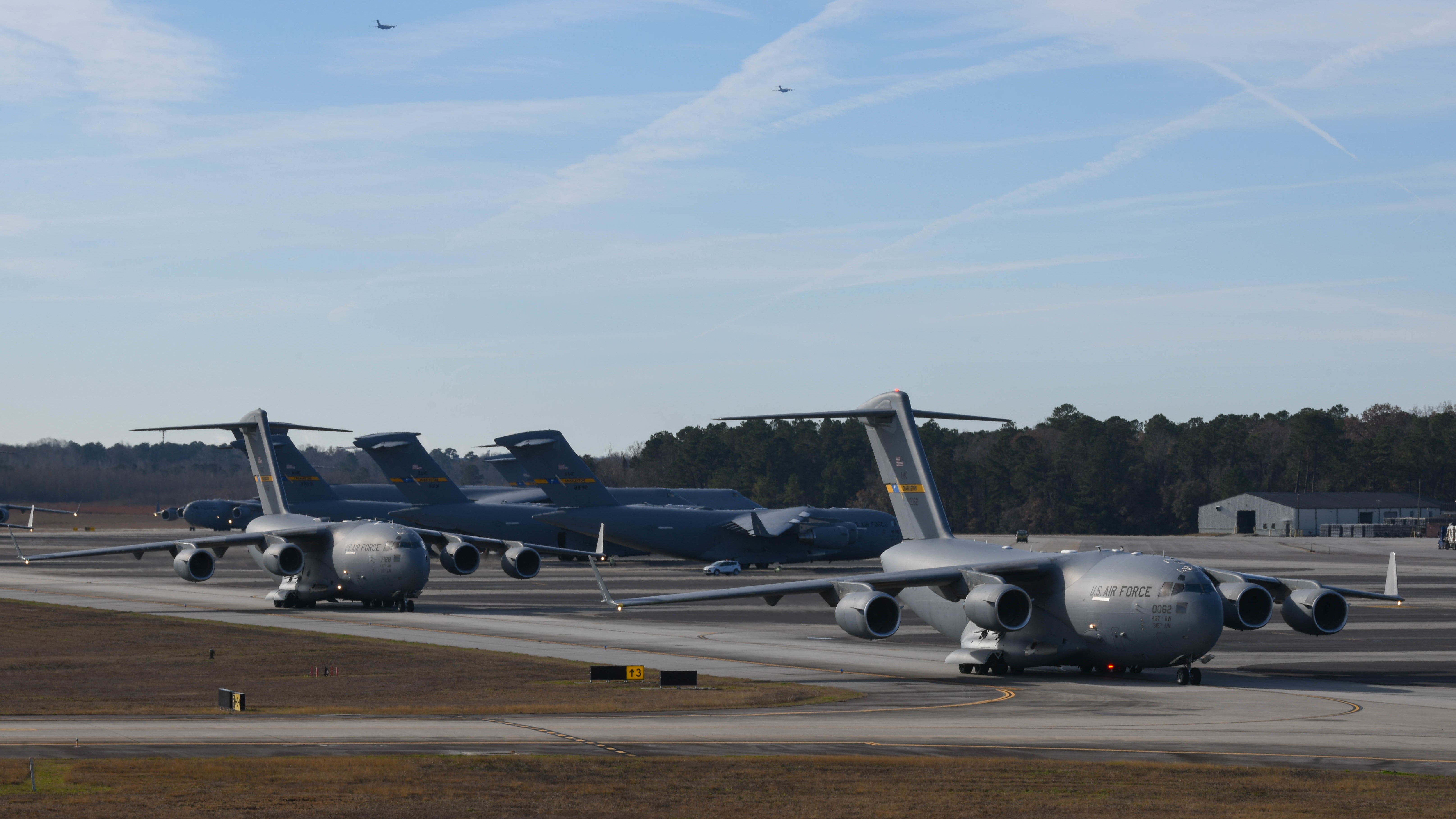 437th Airlift Wing taxi C-17 Globemaster IIIs before a mission generation exercise at Joint Base Charleston 05012023 CREDIT USAF, US Dept of Def.jpg