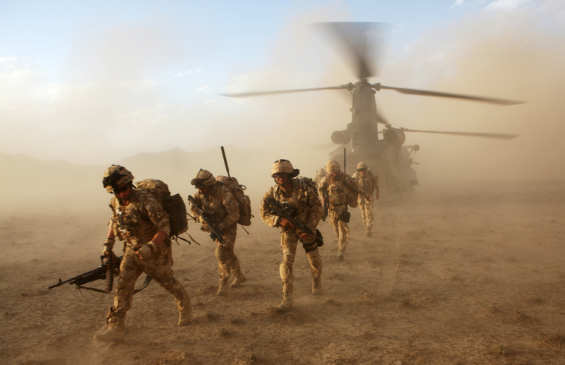 Soldiers from the Afghan National Army (ANA) and 3rd Battalion (The Black Watch) The Royal Regiment of Scotland (3 Scots). Crown Copyright.