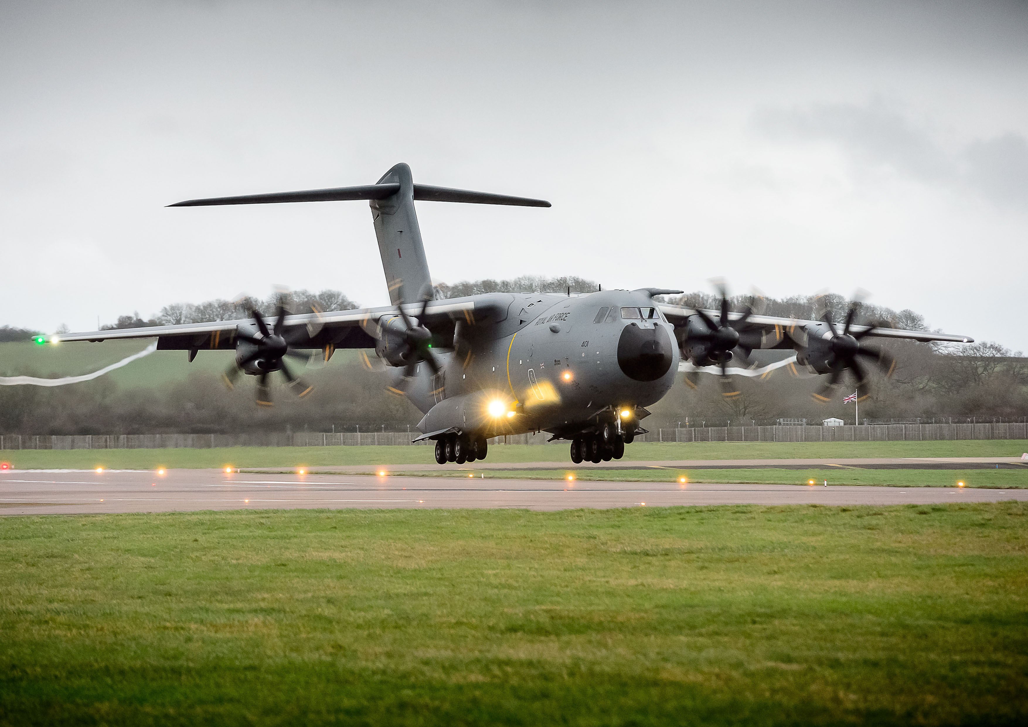 Airbus A400M landing