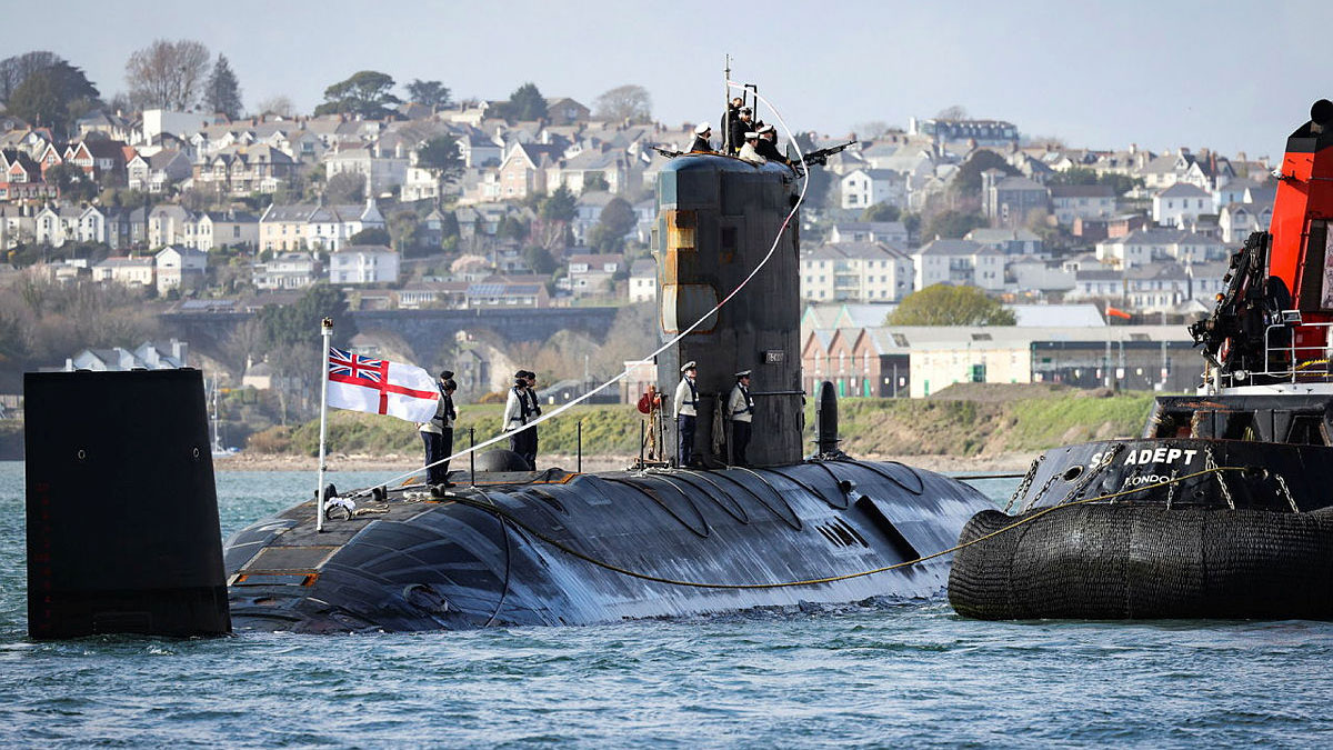 HMS Trenchant sailing into Devonport for the last time on the 25th of March 2021 before being de-commissioned later this year. 