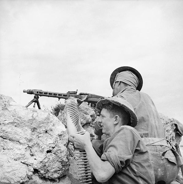 Men of the 2nd Sherwood Foresters firing a captured German MG42 machine gun, Tunisia, 27 April 1943