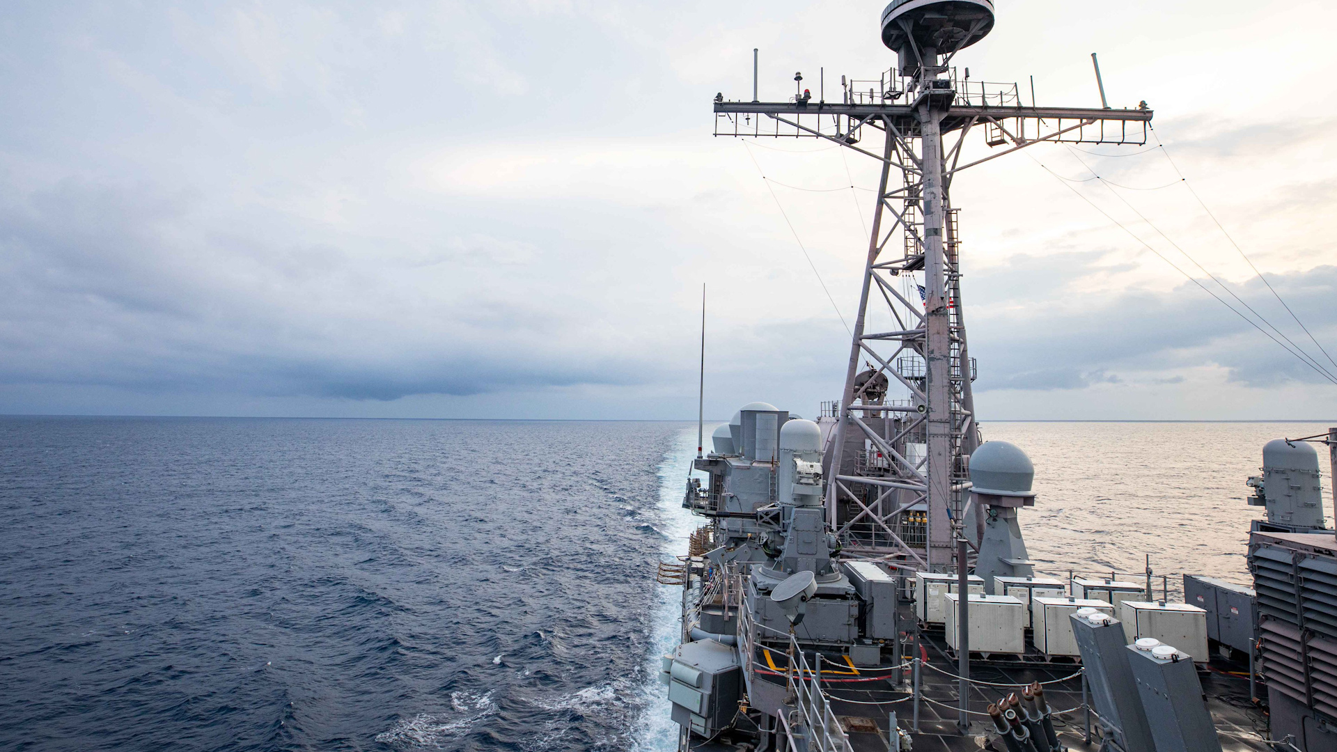 US 7th Fleet Cruisers Transit Taiwan Strait (Picture: US Navy).