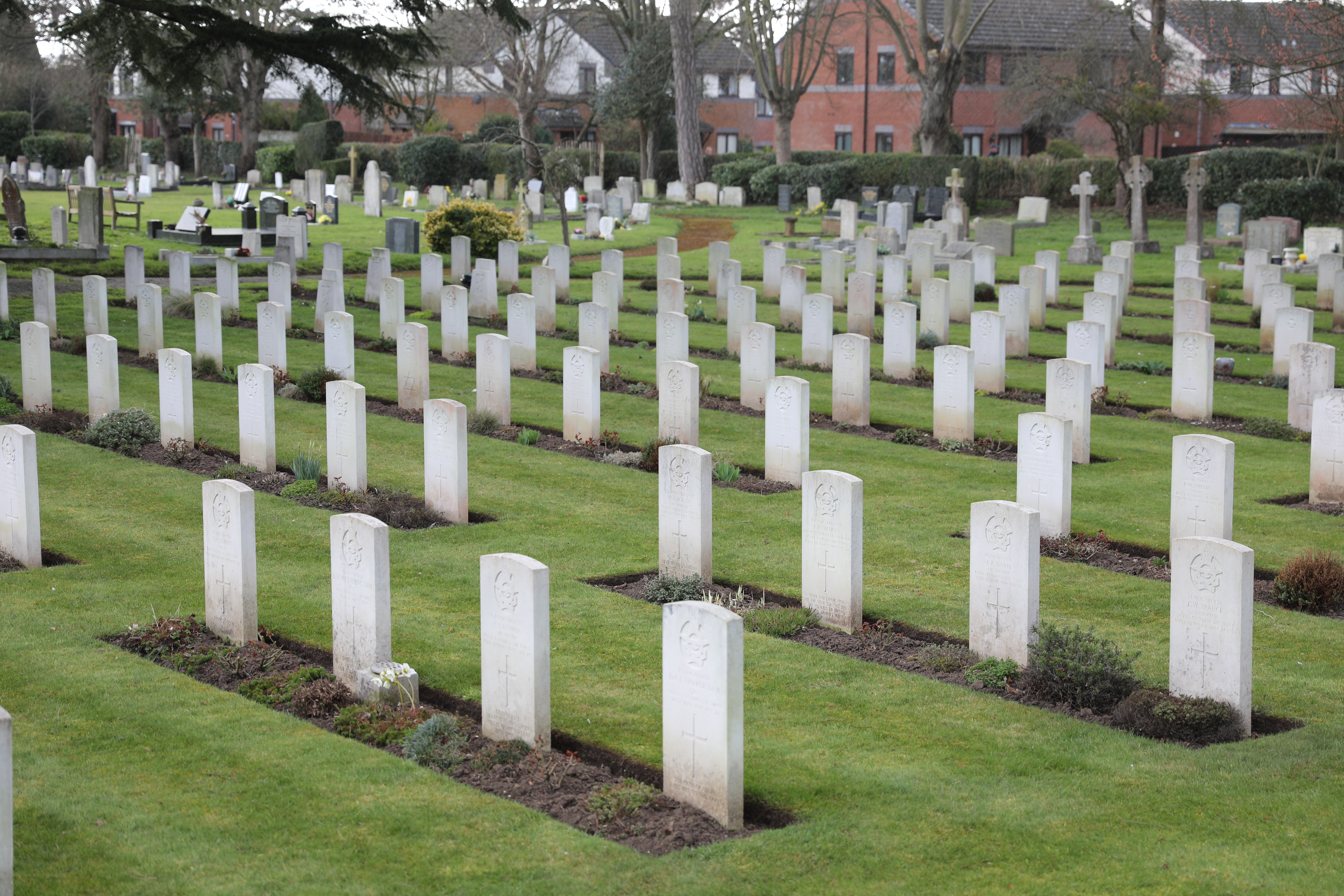 War Graves at Stratford-upon-Avon Cemetery. Credit: JW