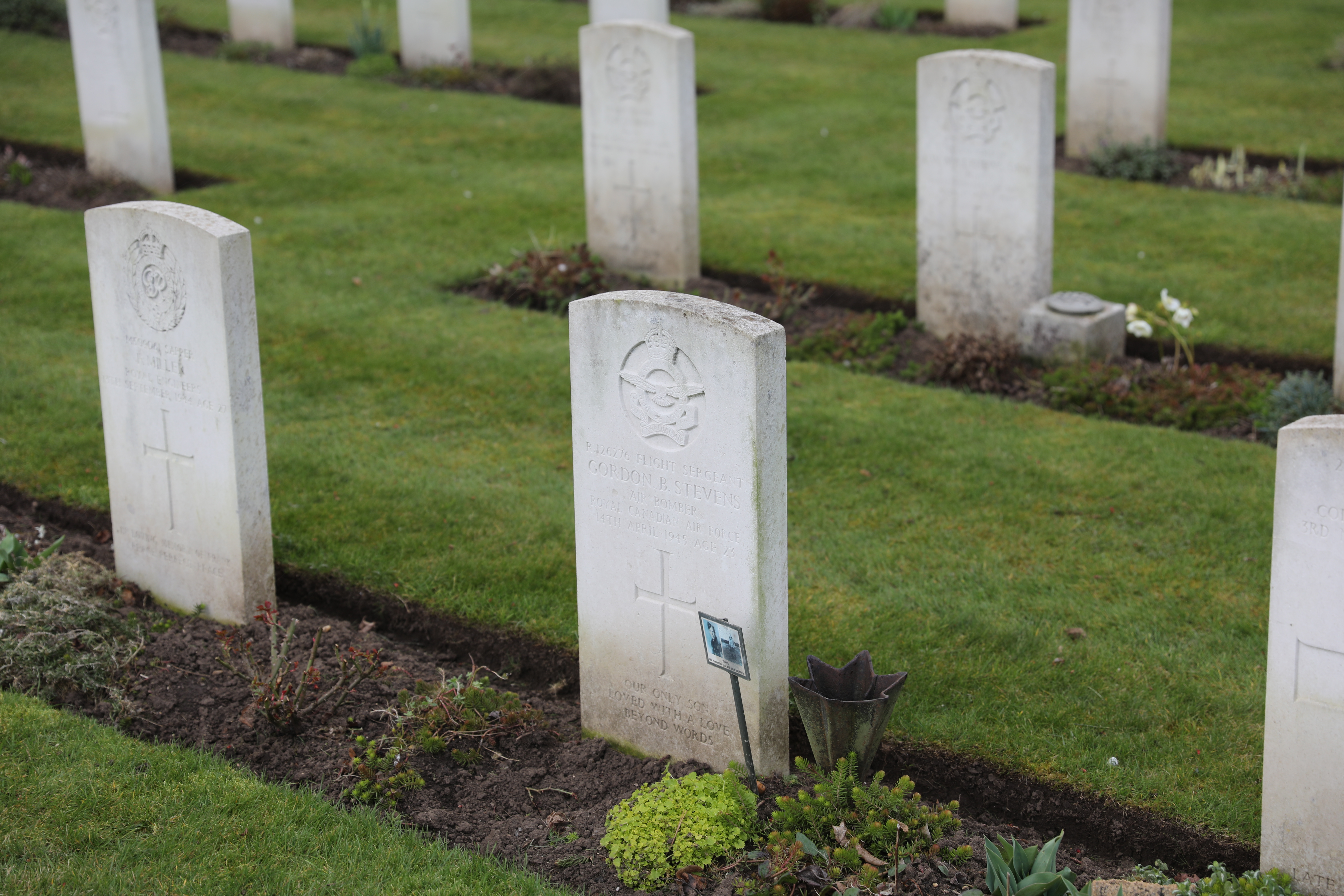 Royal Canadian Air Force grave at Stratford-upon-Avon.
