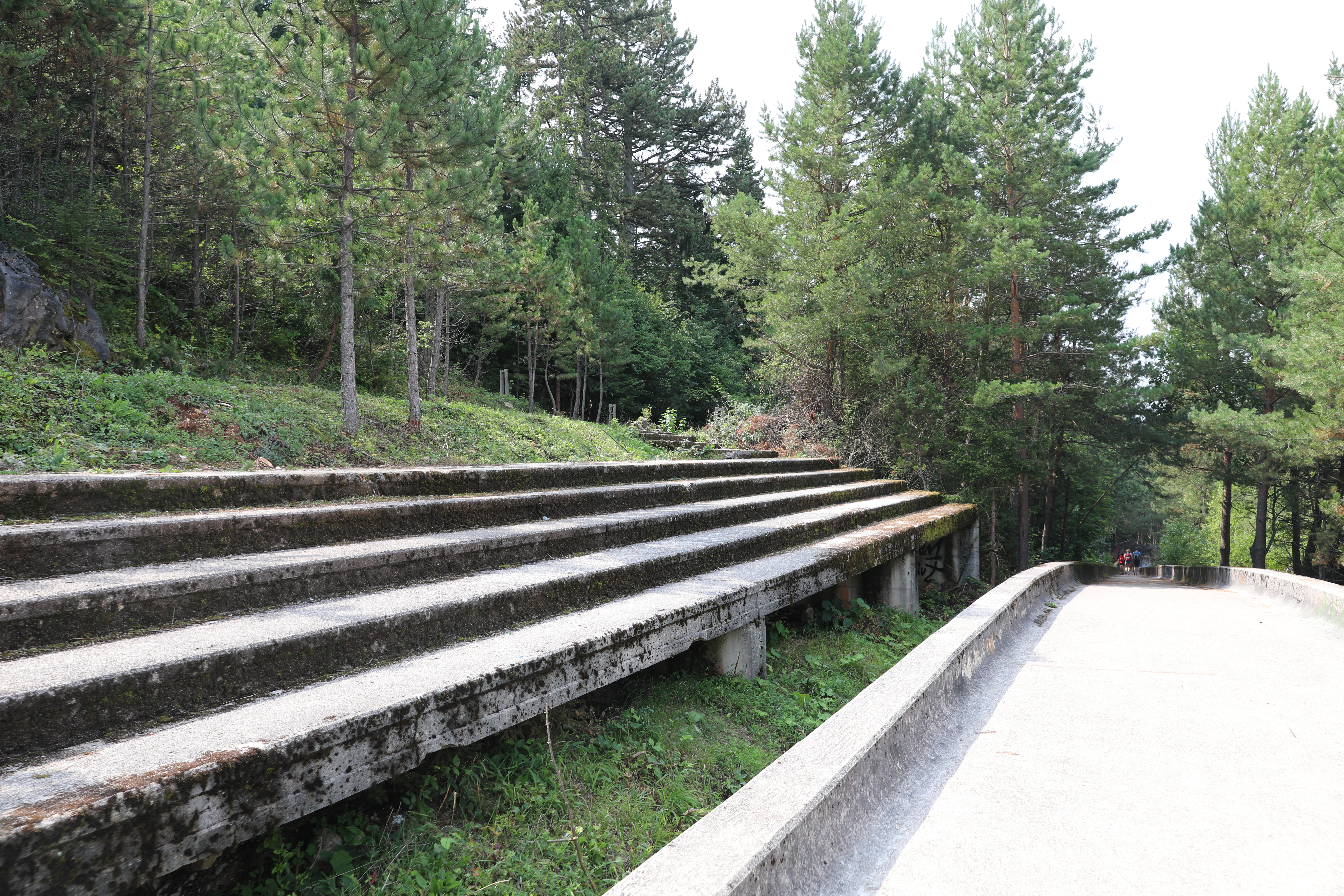 Spectator benches 