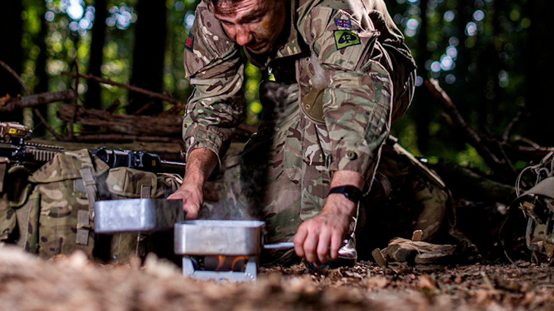 A Fusilier from the 3rd Battalion The Royal Welsh prepares to boil water to heat a set of rations 14092020 CREDIT MOD Crown Copyright