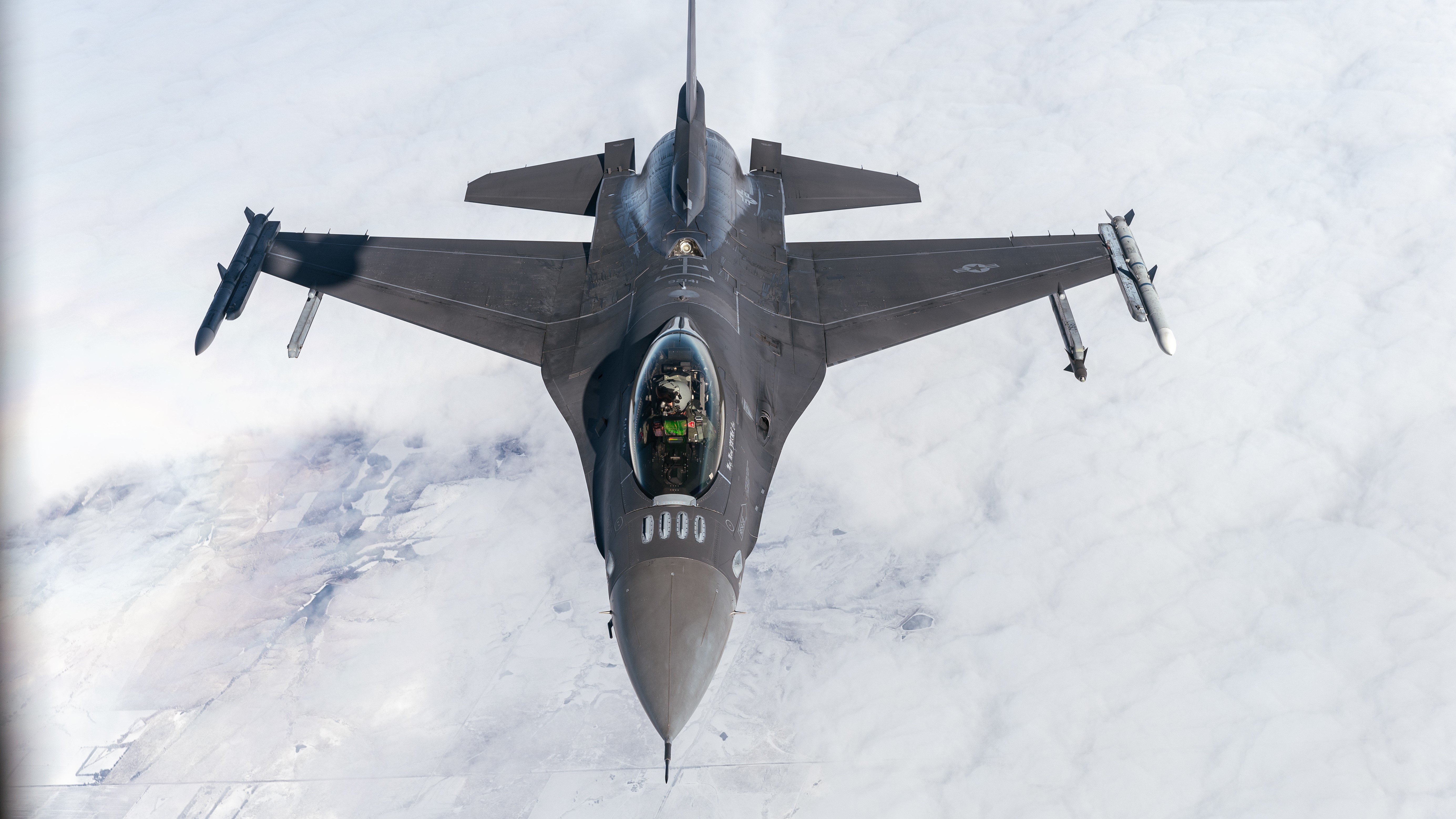 A US F-16 Fighting Falcon preparing to be refueled 26012023 CREDIT US Dept of Def.jpg