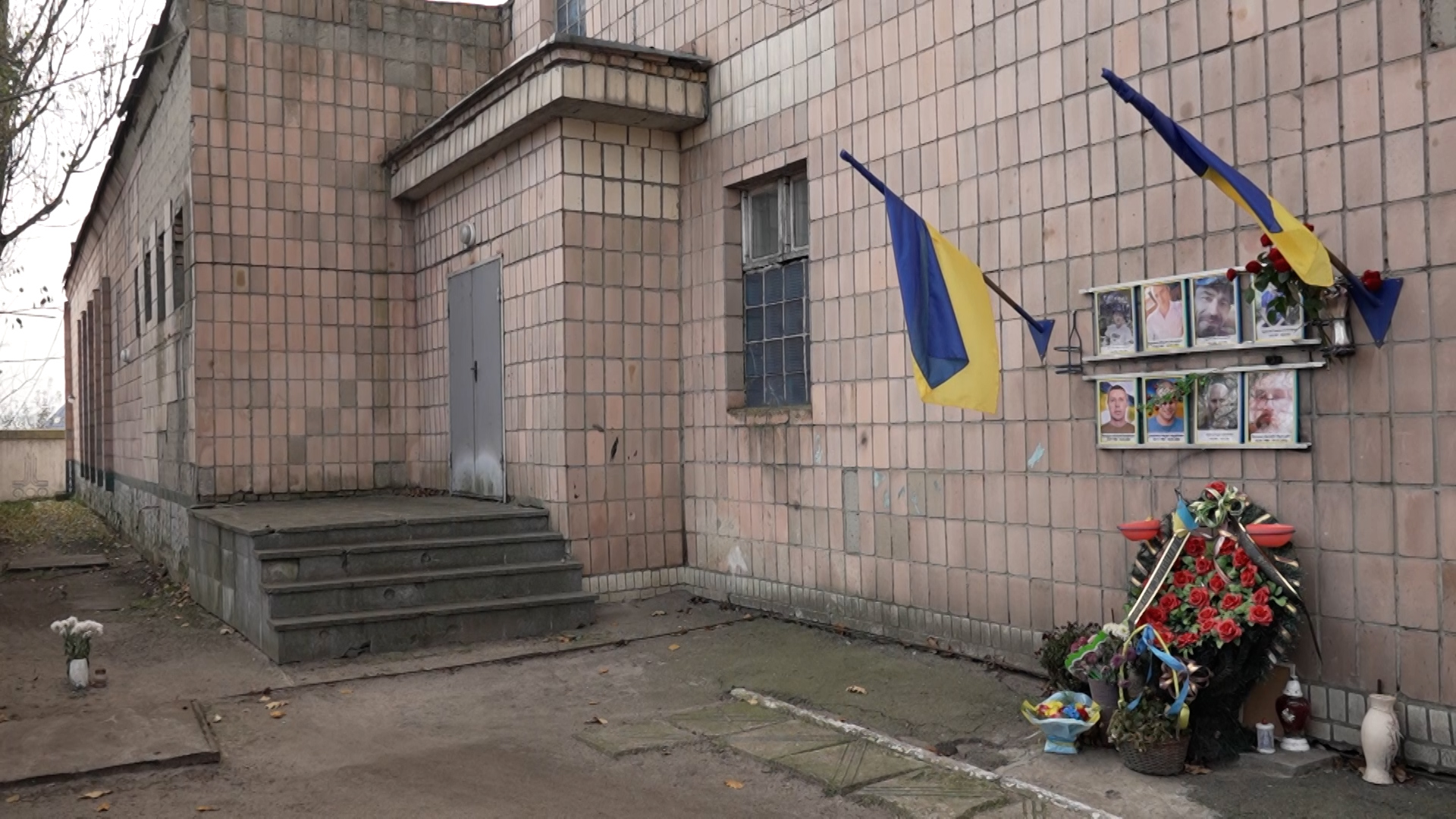 A makeshift memorial, where eight Ukrainian men were frogmarched by Russian soldiers and executed 05042024 CREDIT BFBS