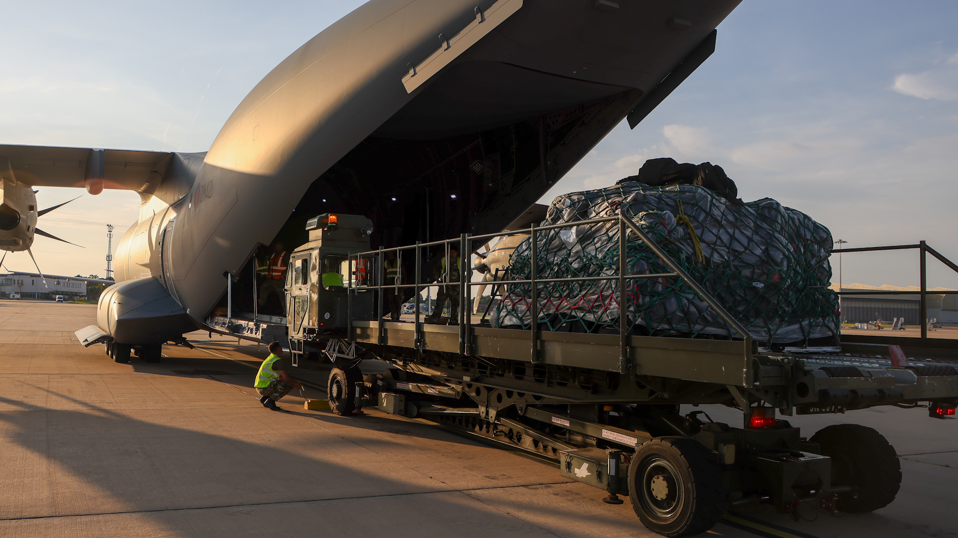 A400M Atlas transports UK search and rescue teams to Morocco following earthquake loading aid 100923 CREDIT RAF