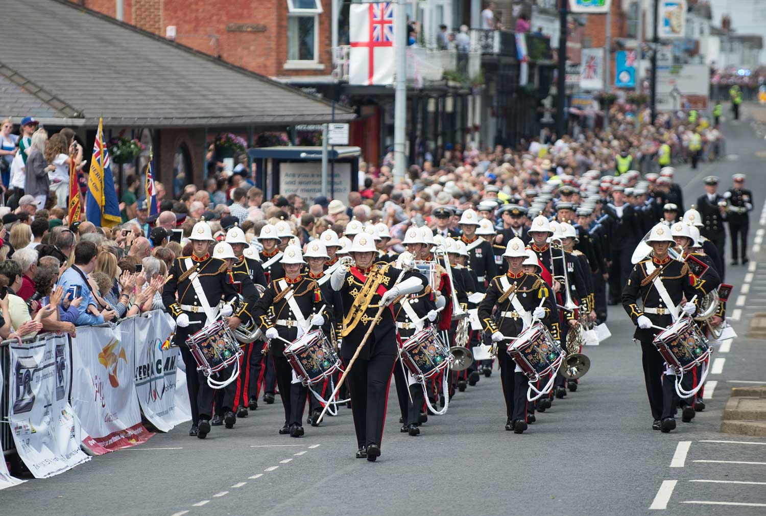 armed forces day crowd