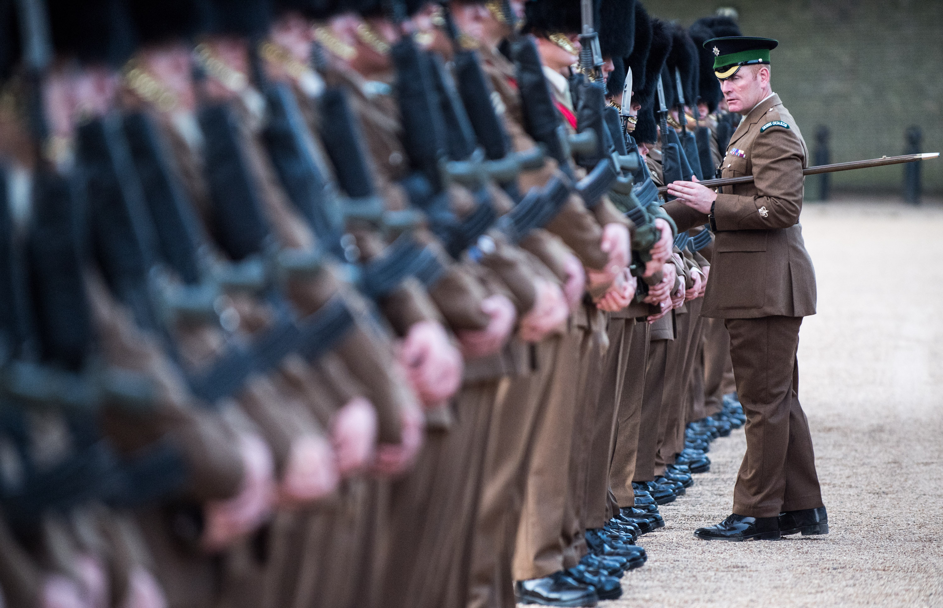 UK troops rehearse parade