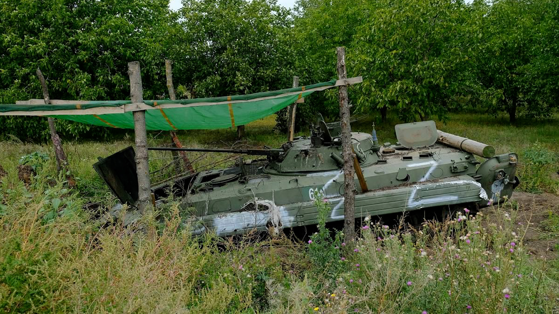 Abandoned Russian tank following Ukraine's advance (Picture: Valery Zauzhnyi).
