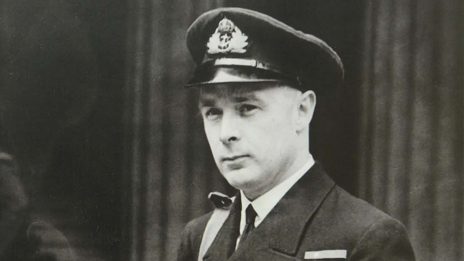 Lt Commander Mick Gidden was presented with the George Cross in June 1942
