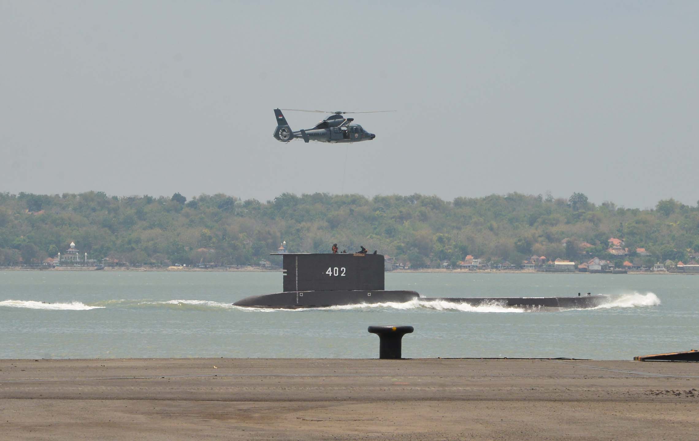 Aerial surveillance by a helicopter sighted the oil spill in the area a few hours after Indonesian submarine KRI Nanggala disappeared (Picture: Indonesian Military).