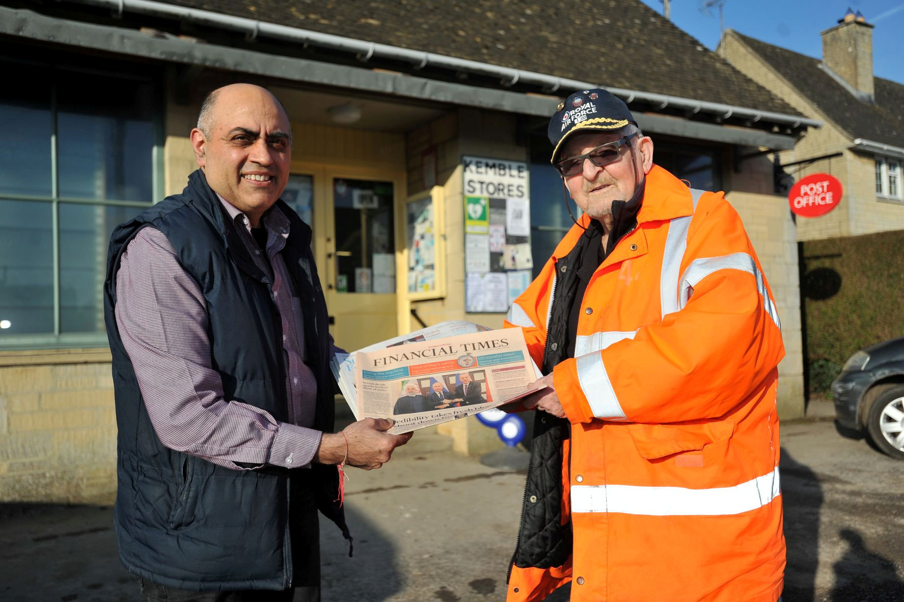 Alan McQuillin delivering papers 200219 CREDIT Simon Galloway Gloucestershire Live .jpg 
