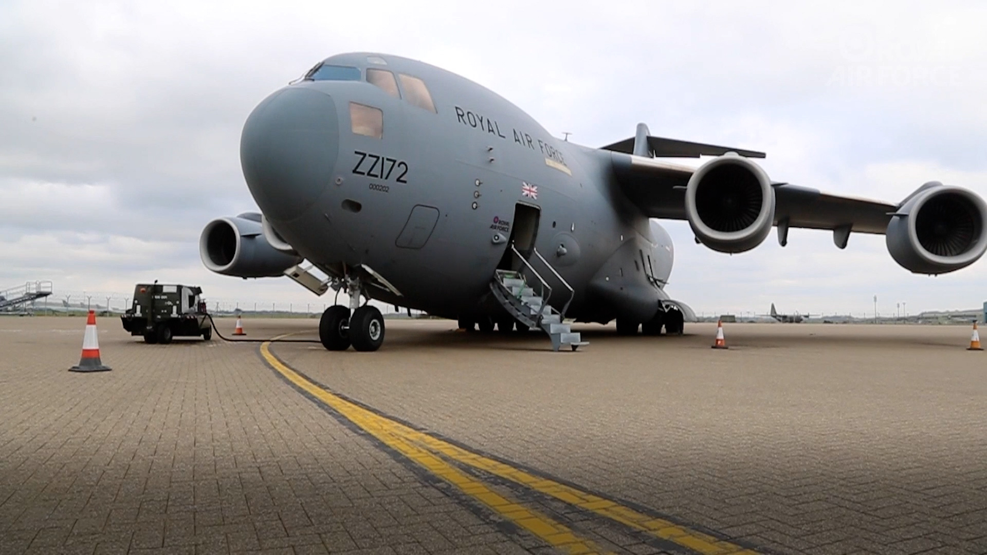 An RAF C-17 Globemaster aircraft is prepared to take aid to Ukraine (Picture: RAF).