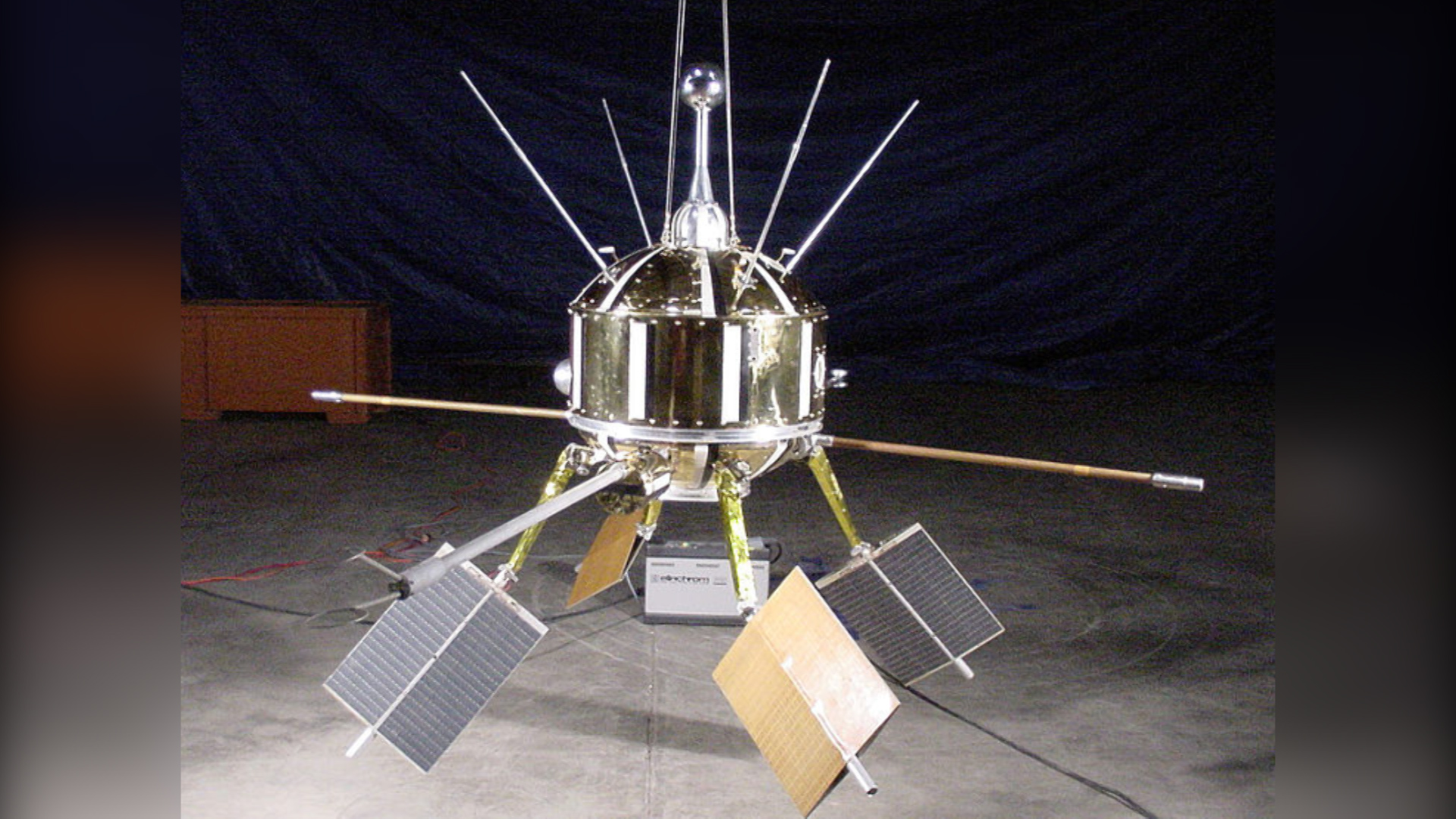 Ariel 1 Satellite Replica CREDIT SMITHSONIAN INSTITUTE