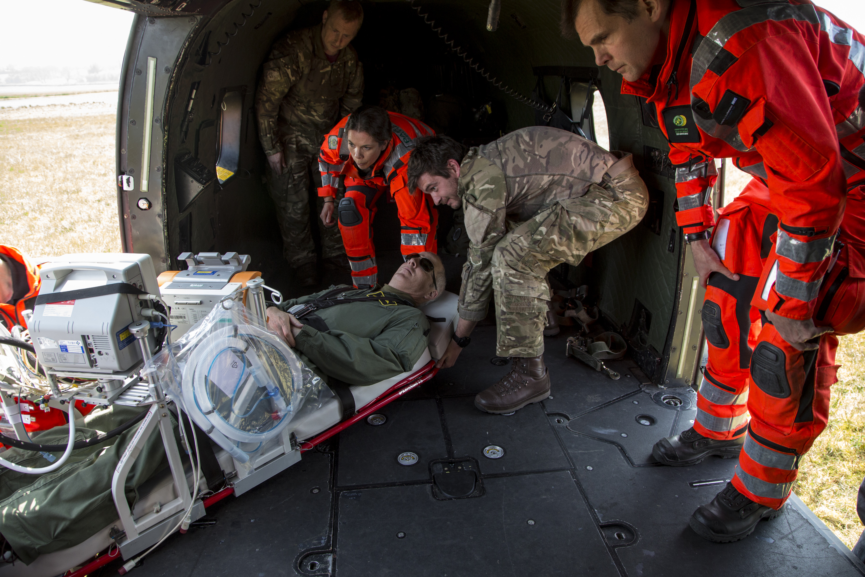 Armed Forces helicopter personnel train with NHS critical care staff for coronavirus medical evacuation pic 3 090420 CREDIT MOD.jpg