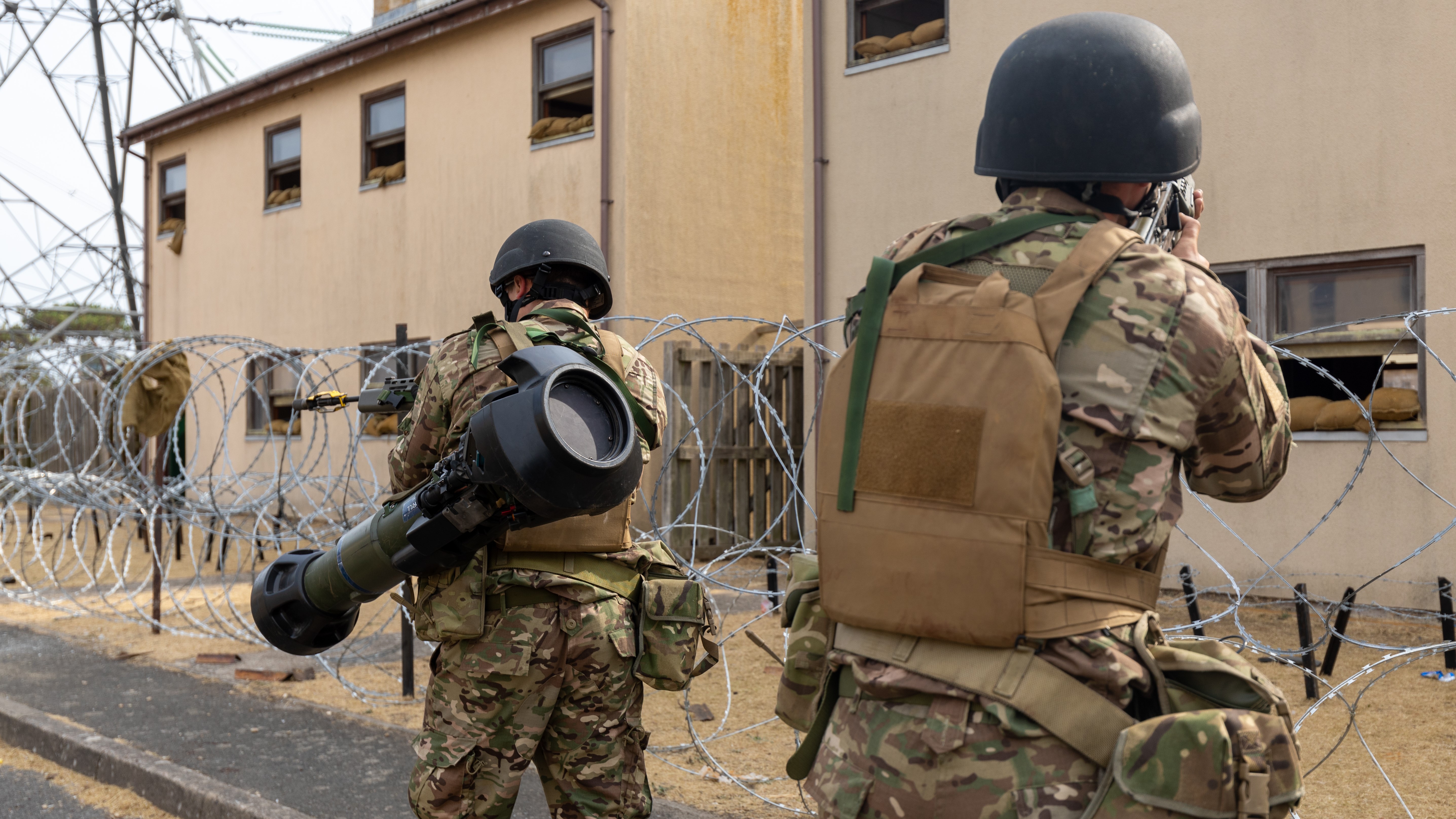 Armed Forces of the Ukraine volunteer recruits training using battle-proven British Army expertise (Picture: MOD).