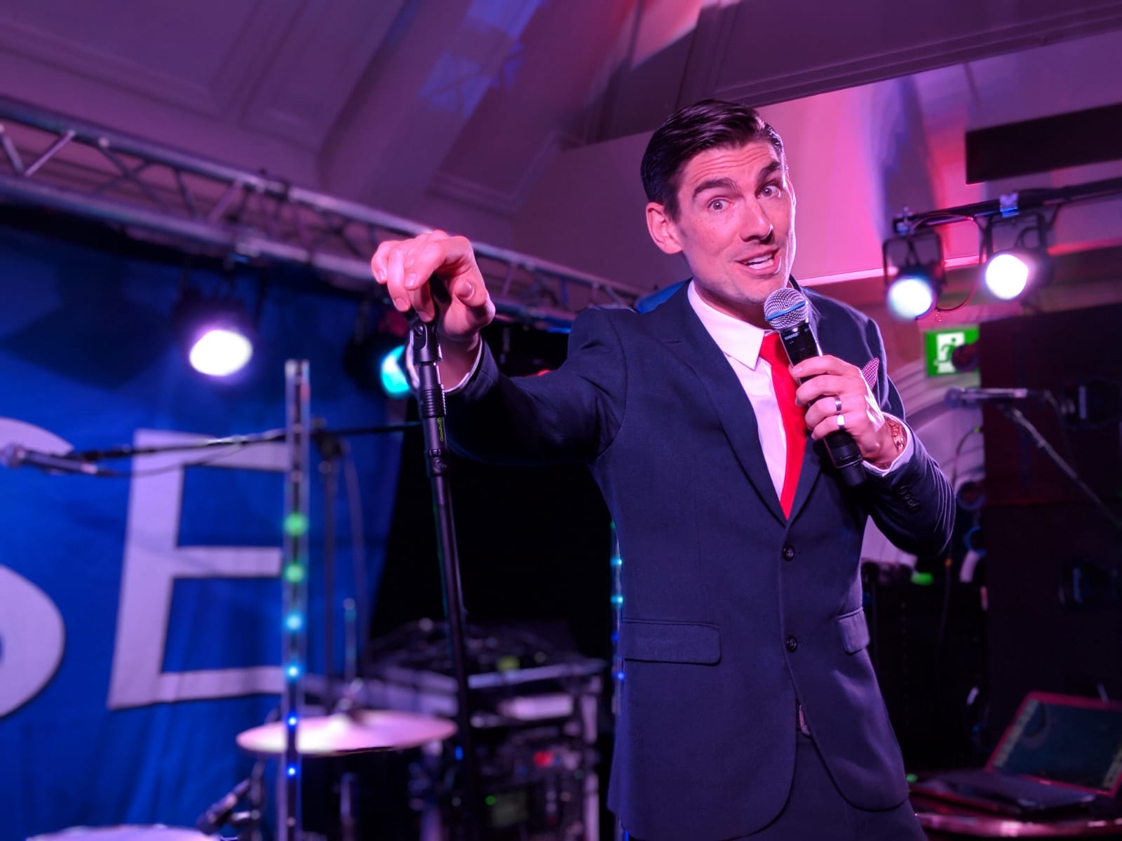 Lewis Sings Swing performs at The Chelsea Pensioners Club for CSE 